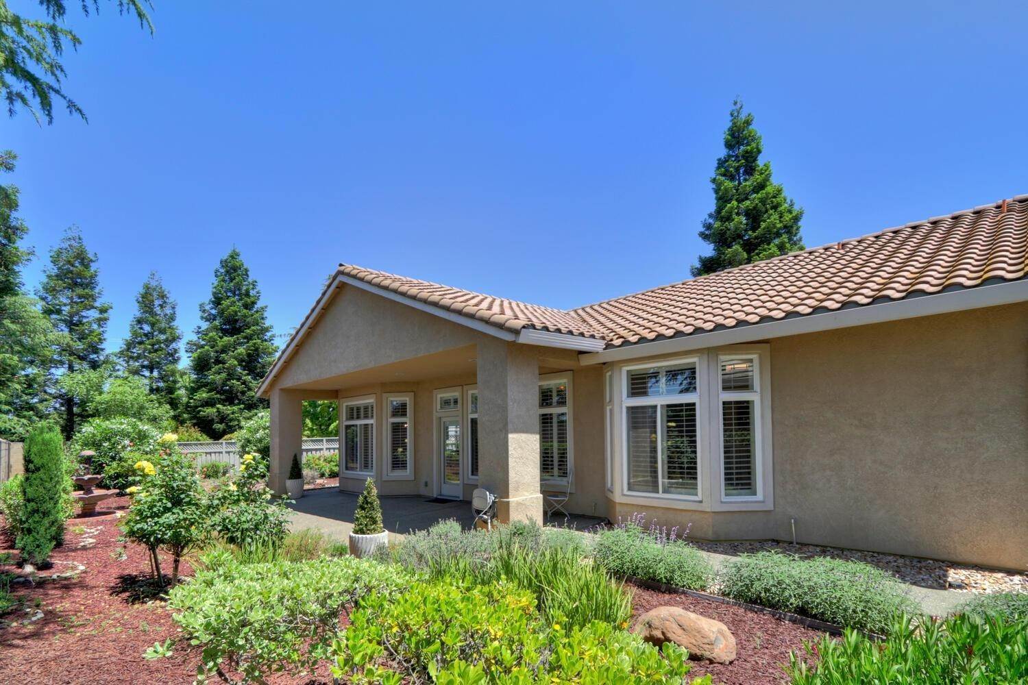 49. Single Family Homes for Active at 7437 Apple Hollow Loop Roseville, California 95747 United States