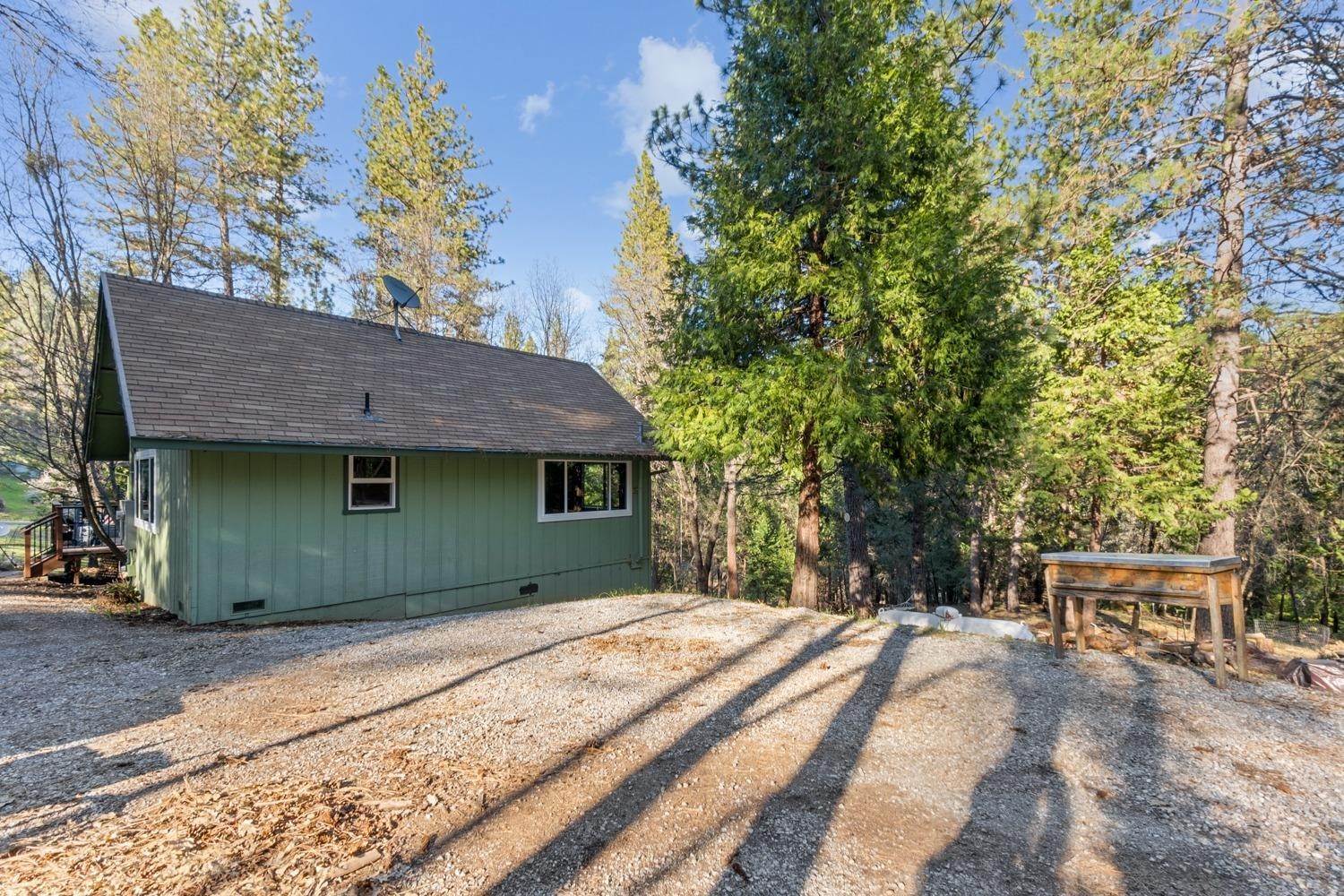 39. Single Family Homes for Active at 5570 Five Spot Road Pollock Pines, California 95726 United States