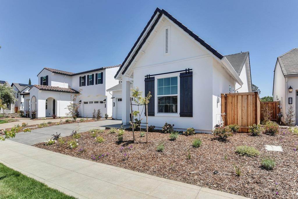 3. Single Family Homes for Active at 3015 Baldwin Street Sacramento, California 95818 United States
