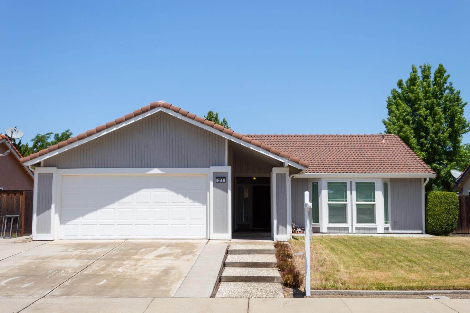 1. Single Family Homes for Active at 211 W Deerwood Lane Tracy, California 95376 United States
