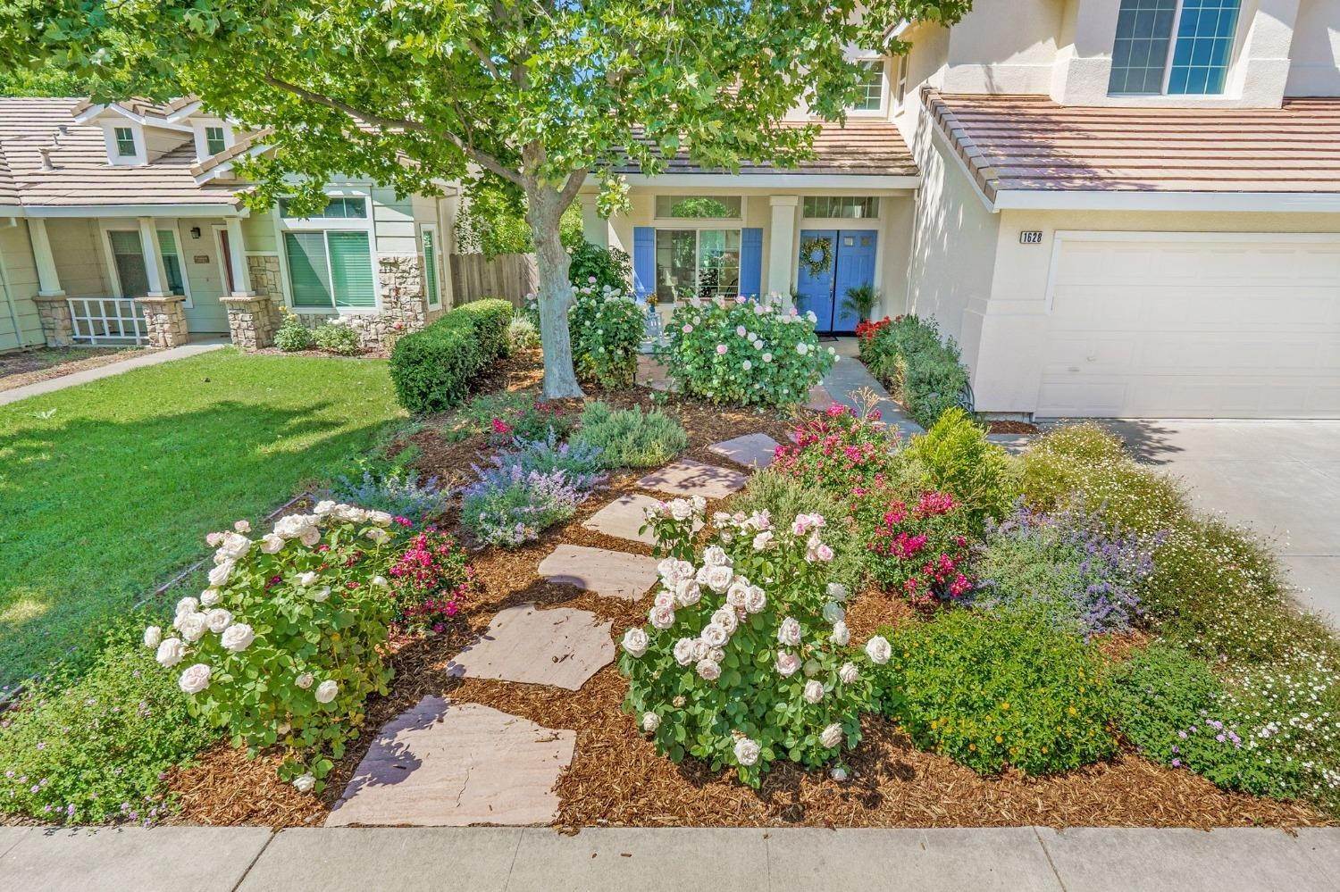3. Single Family Homes for Active at 1628 Eligio Lane Davis, California 95618 United States