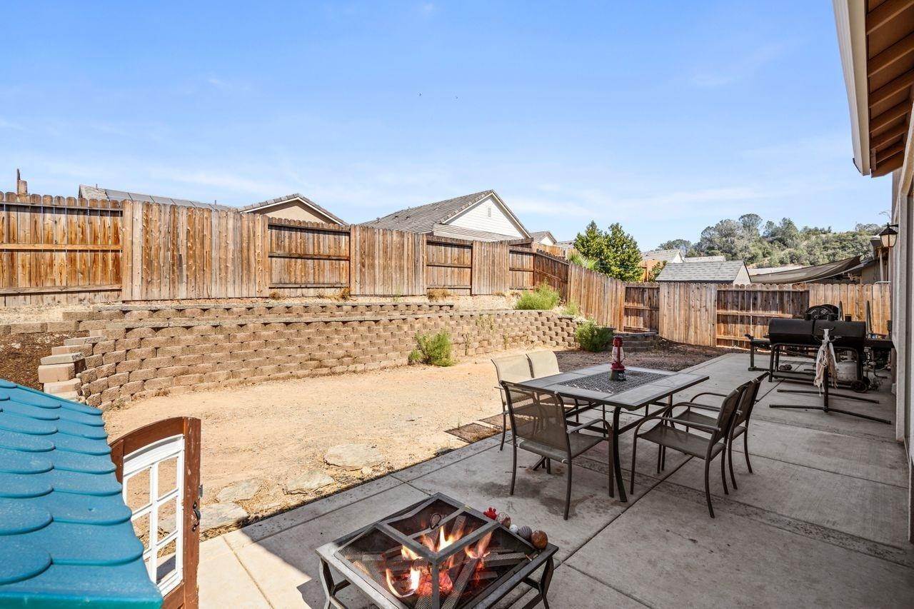 37. Single Family Homes for Active at 507 Dandelion Drive Ione, California 95640 United States