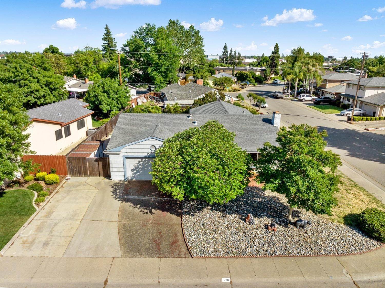 40. Single Family Homes for Active at 300 Zola Avenue Roseville, California 95678 United States