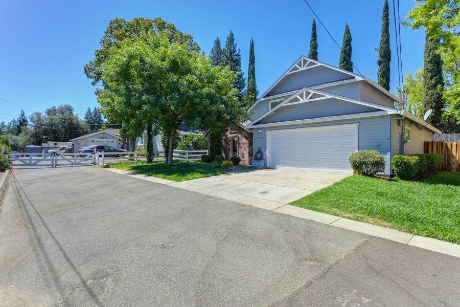 15. Single Family Homes for Active at 7718 Sunset Avenue Fair Oaks, California 95628 United States