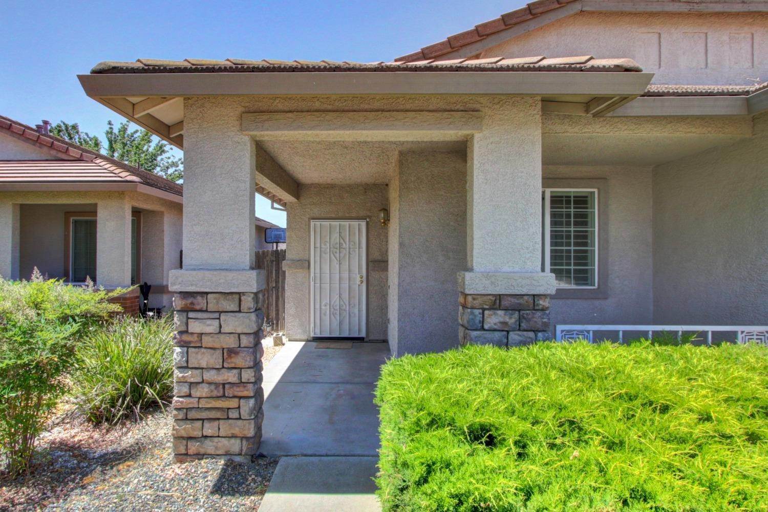 2. Single Family Homes for Active at 7866 Empingham Way Sacramento, California 95829 United States