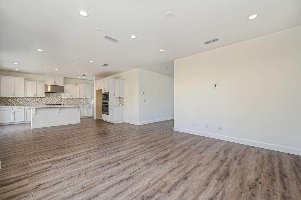 16. Single Family Homes for Active at 8331 Pinot Noir Court Roseville, California 95747 United States