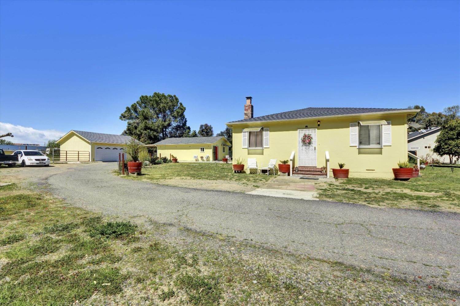 Single Family Homes for Active at 2762 County Road 88a Dunnigan, California 95937 United States
