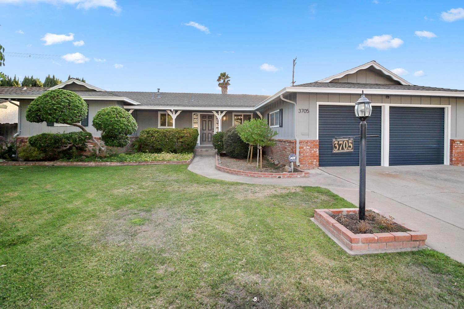 Single Family Homes for Active at 3705 Poinsettia Drive Modesto, California 95356 United States