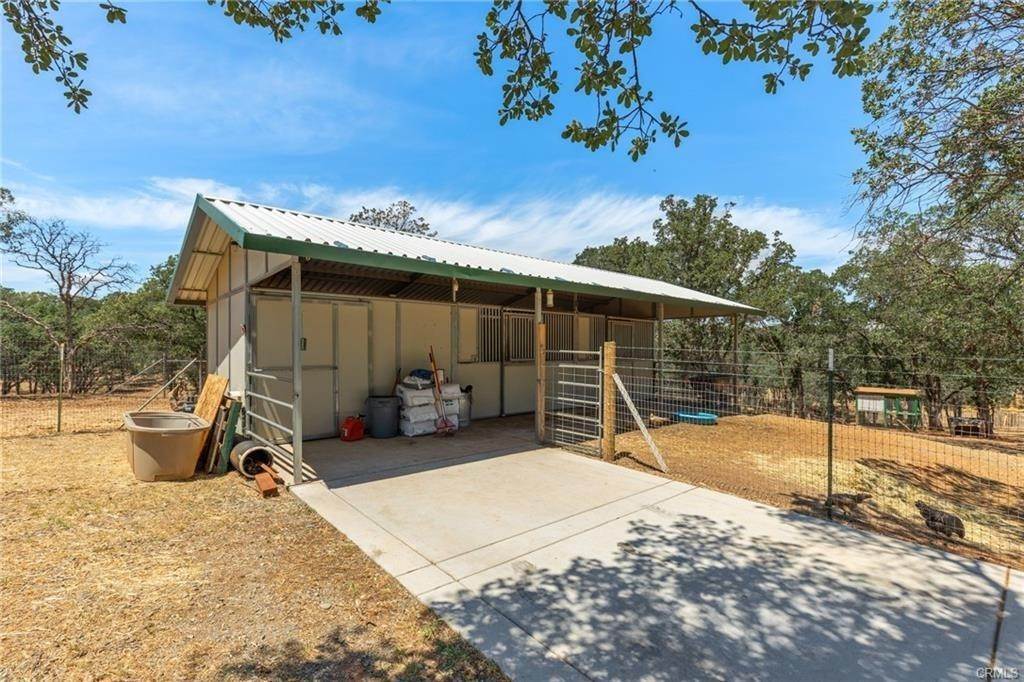 35. Single Family Homes for Active at 13150 Montecito Road Red Bluff, California 96080 United States