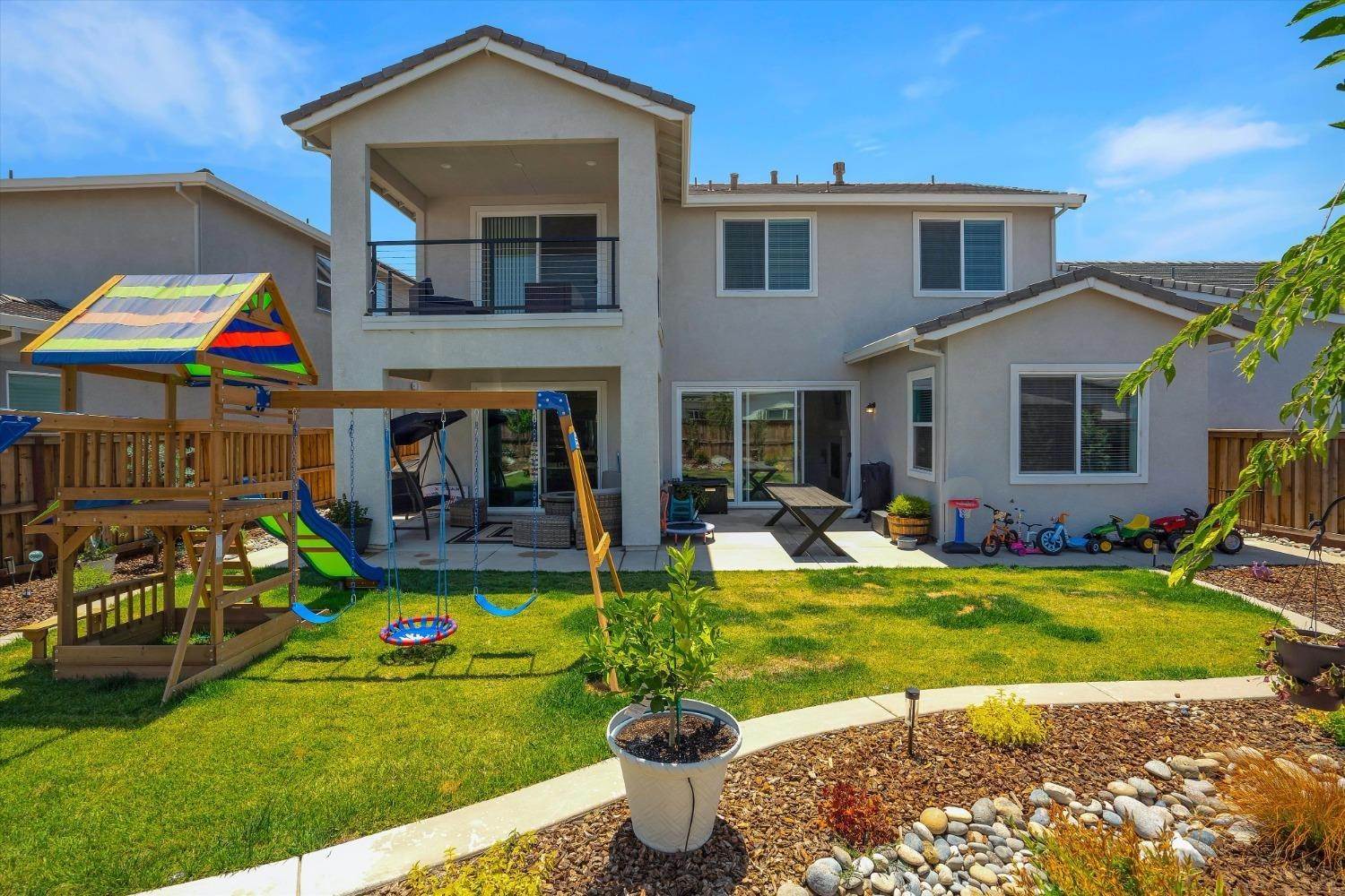 32. Single Family Homes for Active at 3281 Kipling Drive Lathrop, California 95330 United States