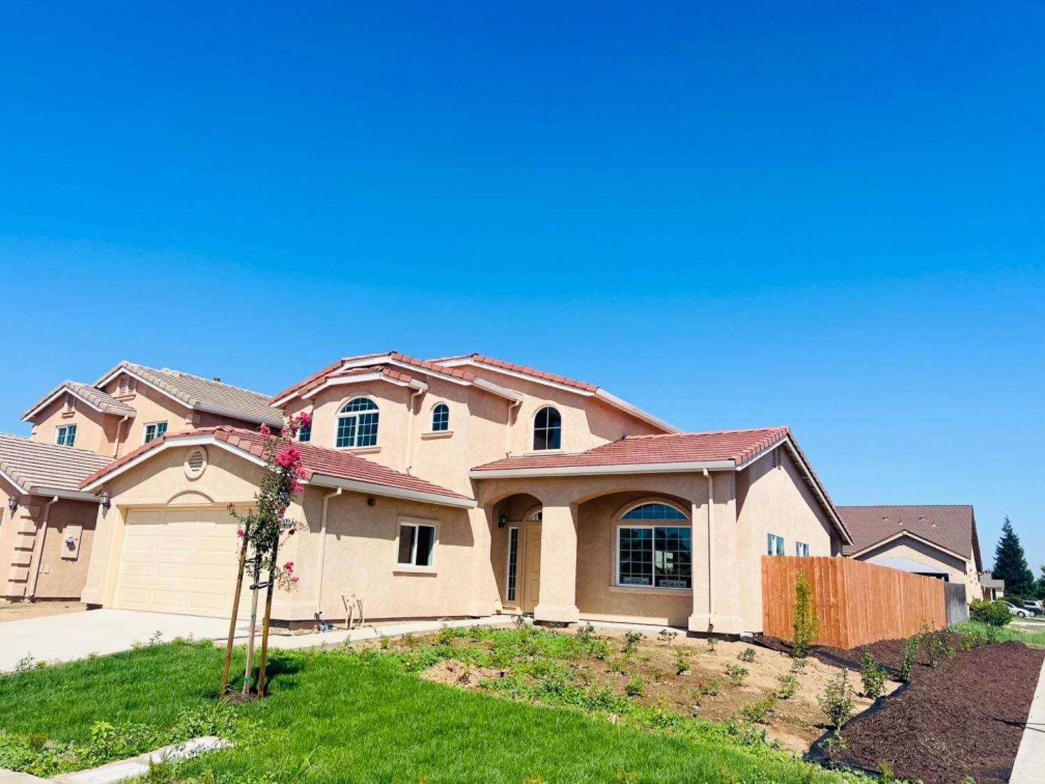 Single Family Homes 为 销售 在 5600 Landon Drive Riverbank, 加利福尼亚州 95367 美国