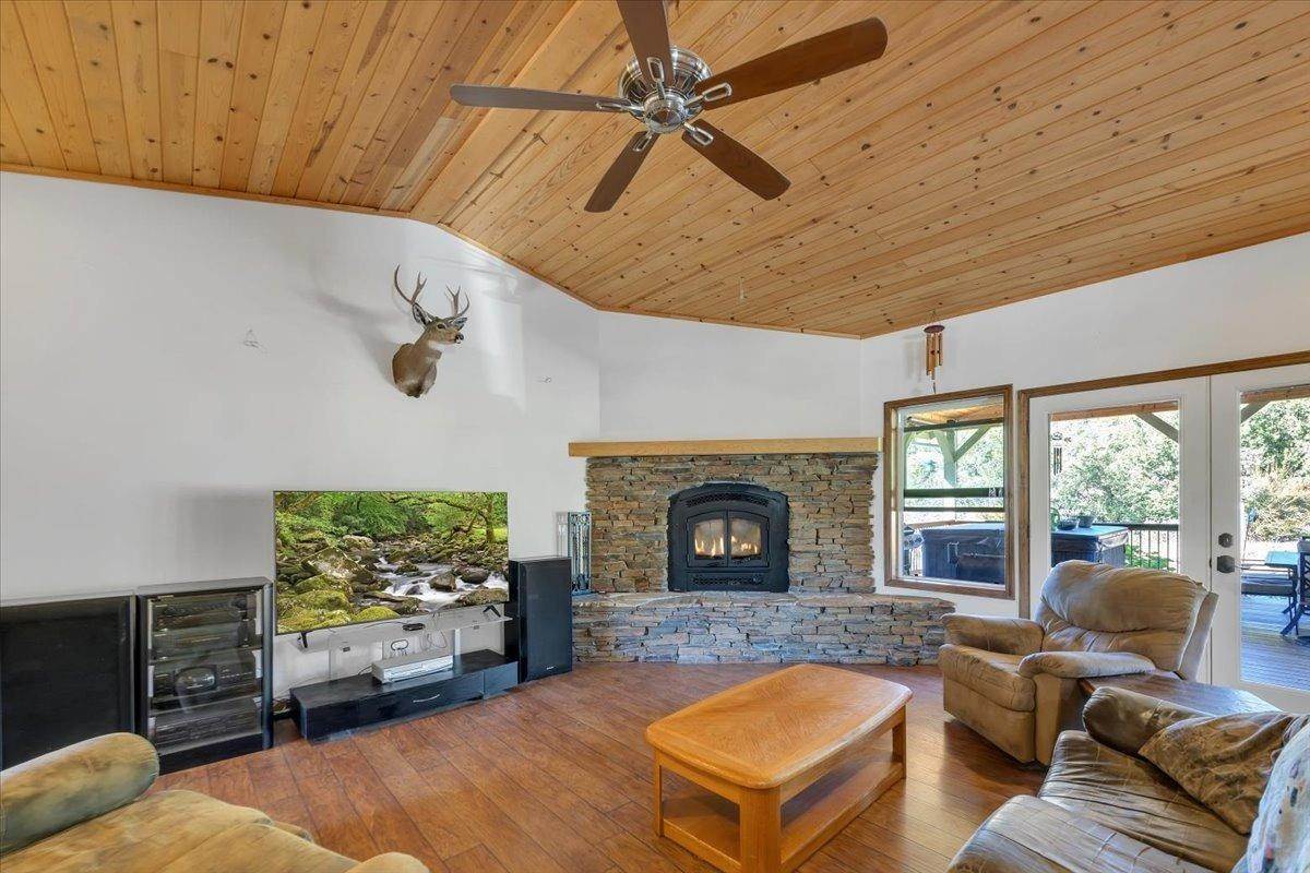 26. Single Family Homes for Active at 2233 Butte Mountain Murphys, California 95247 United States