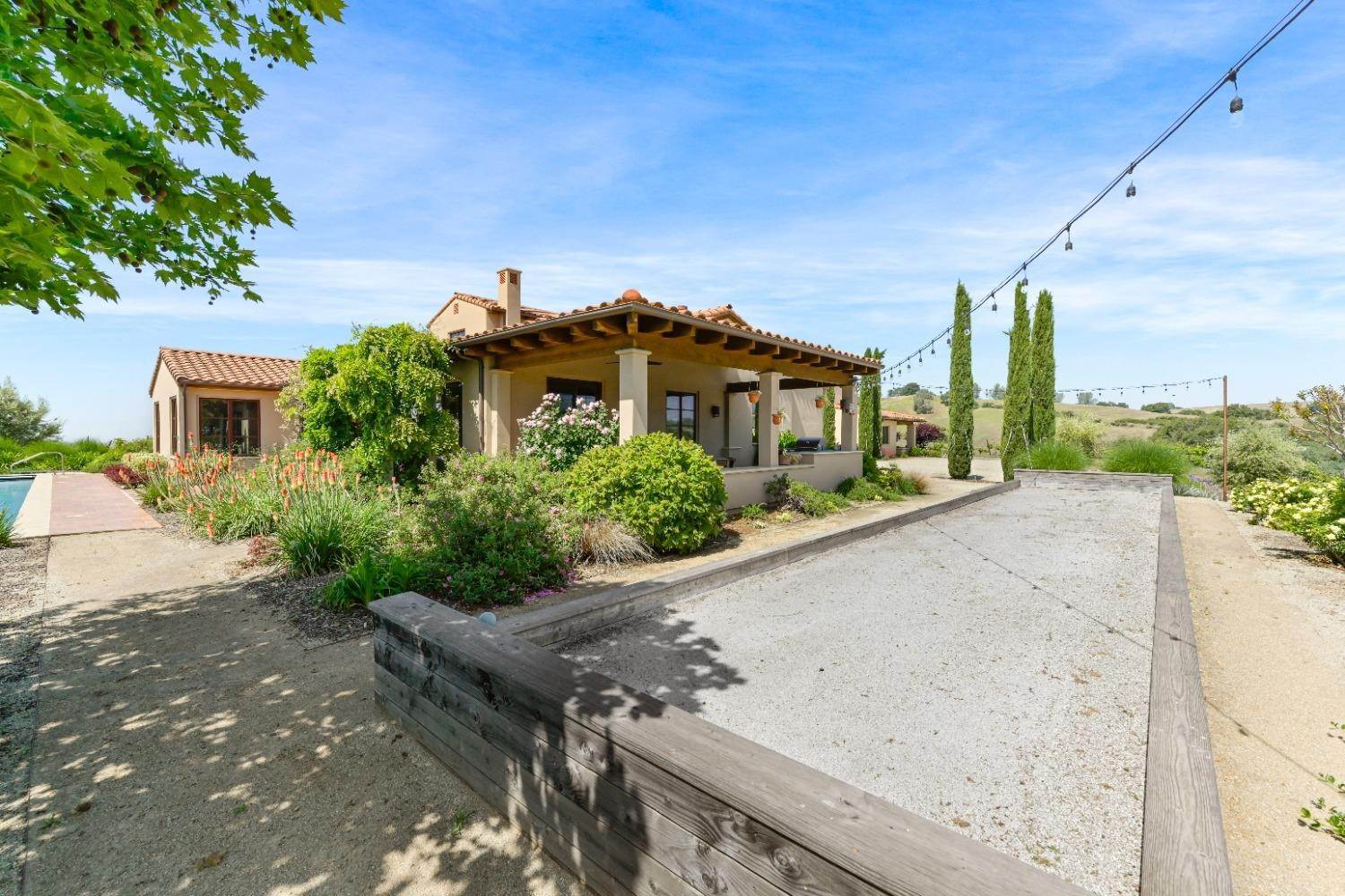 30. Single Family Homes for Active at 11011 Vintage Road Ione, California 95640 United States
