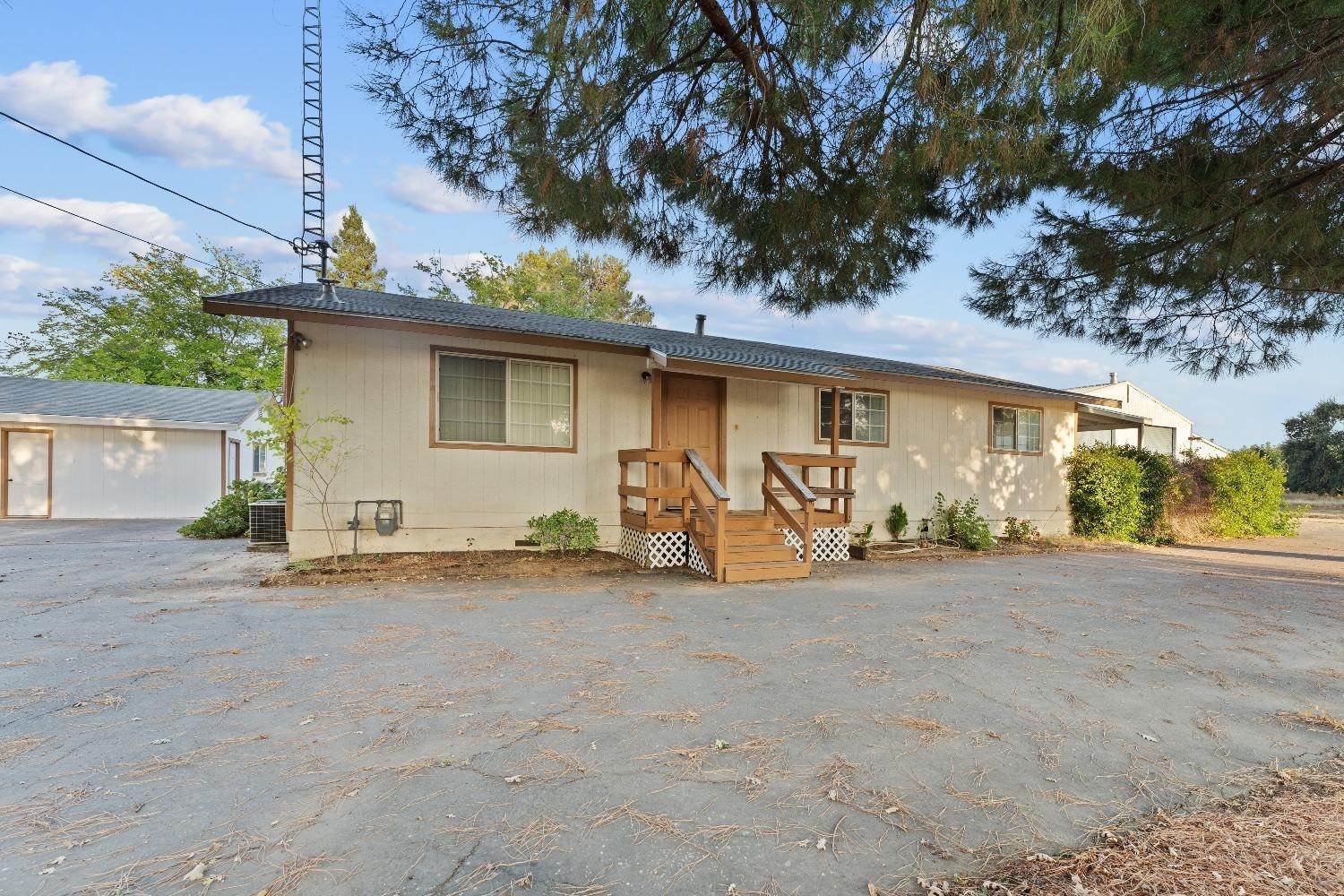 3. Single Family Homes for Active at 2828 Azevedo Avenue Biggs, California 95917 United States