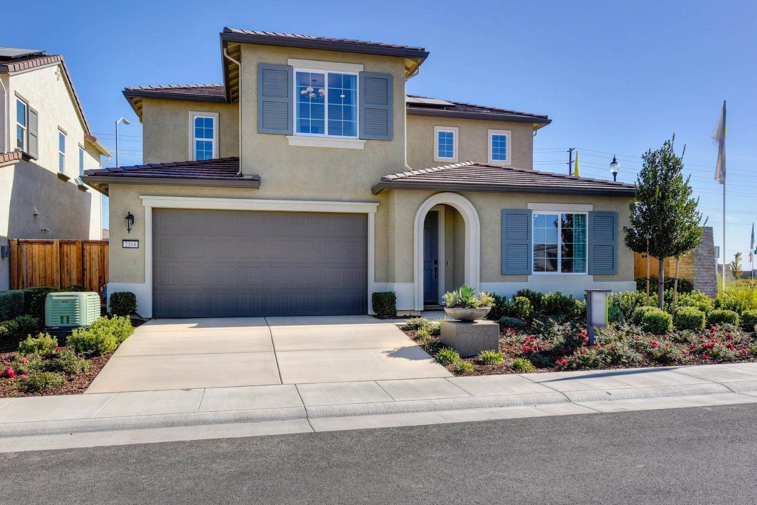 2. Single Family Homes for Active at 2168 Milky Way Circle Roseville, California 95747 United States
