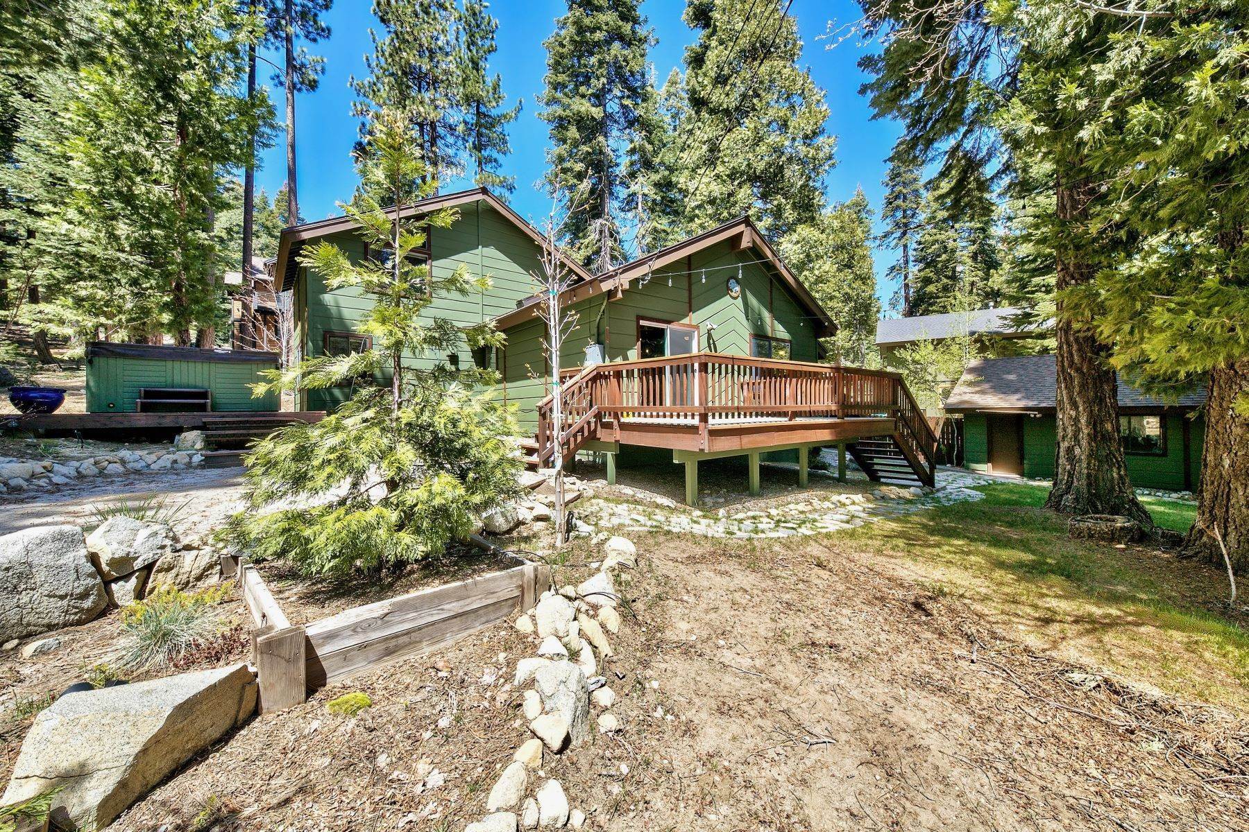 2. Single Family Homes for Active at West Shore Chalet with Garage 7278 Timber Wolf Dr Tahoma, California 96142 United States
