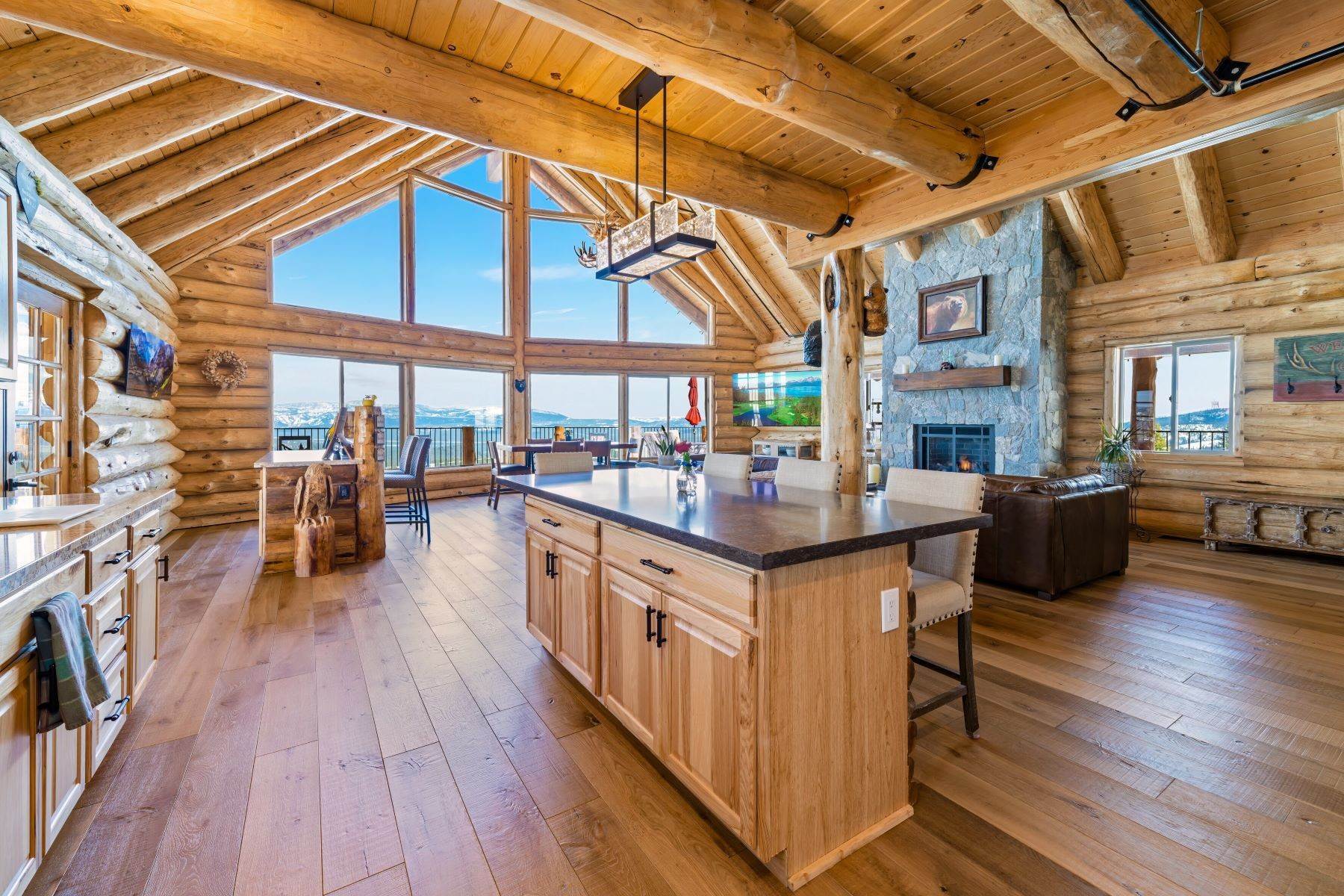 9. Single Family Homes for Active at Eagles Nest 14412 Skislope Way Truckee, California 96161 United States