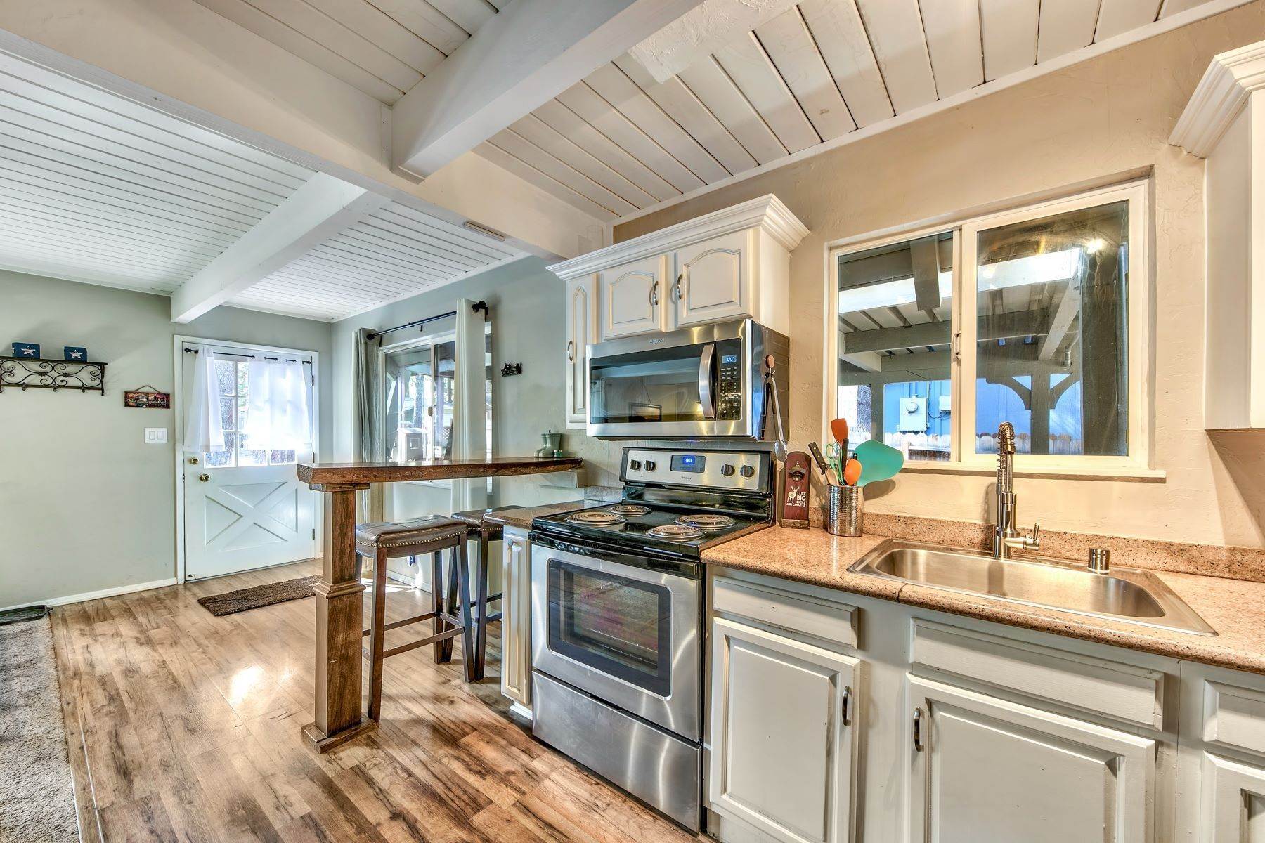 7. Single Family Homes for Active at Chalet Style Tahoe Cabin 2575 Bertha Ave South Lake Tahoe, California 96150 United States