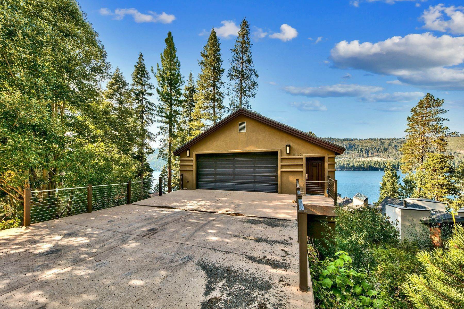 42. Single Family Homes for Active at Luxury Lakefront at Donner Lake 14246 South Shore Drive Truckee, California 96161 United States