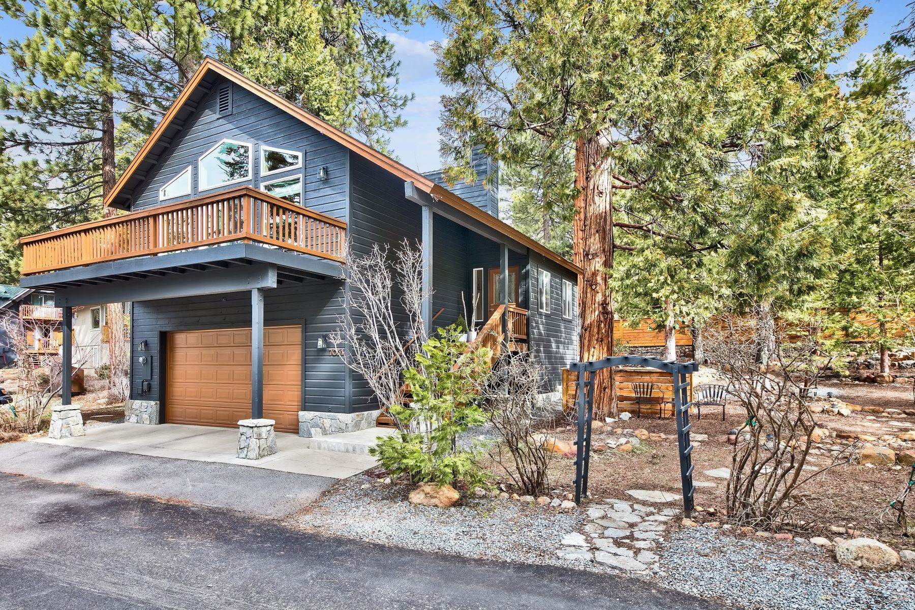 Single Family Homes 为 销售 在 Tahoe Vista Charmer 7051 Allenby Way 塔霍湖, 加利福尼亚州 96148 美国