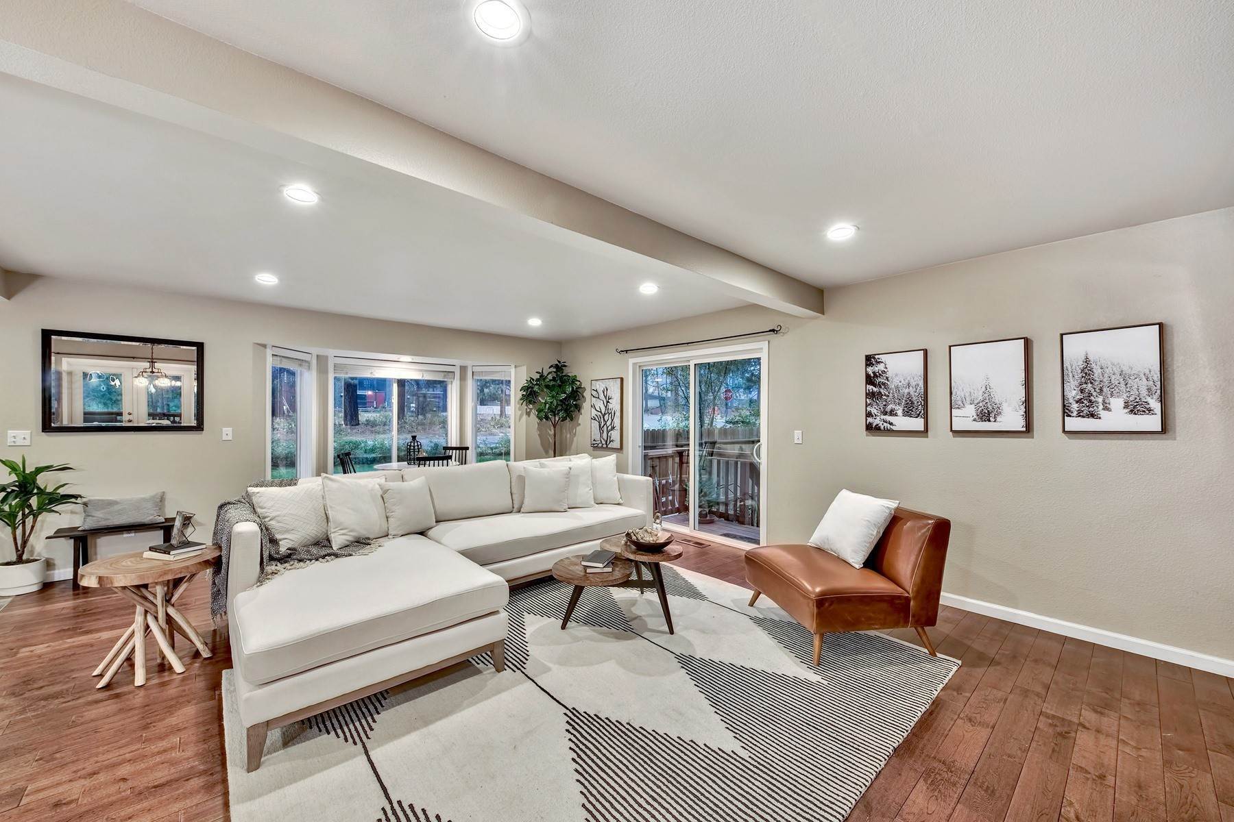 10. Single Family Homes for Active at Inviting Tahoe Home on Large Lot 2181 Washington Ave South Lake Tahoe, California 96150 United States
