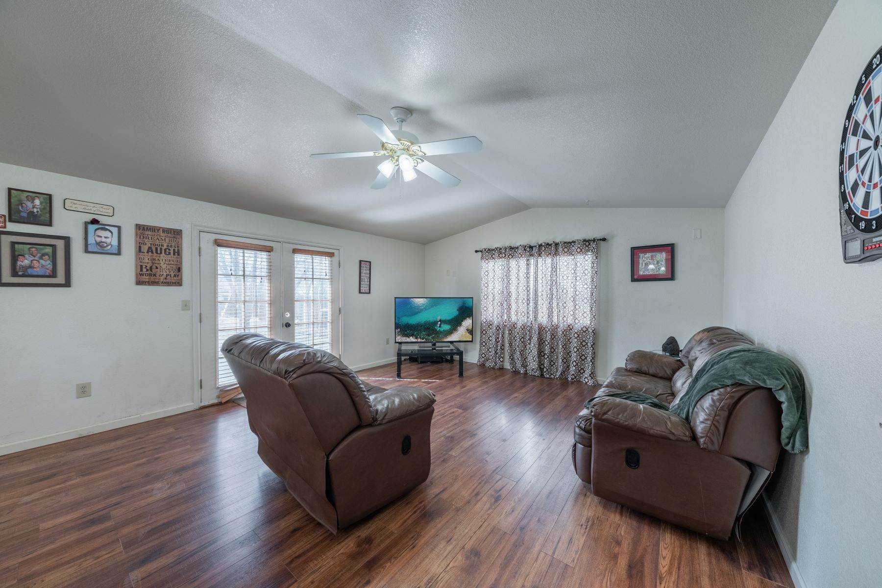 14. Single Family Homes for Active at 809 Overland Loop, Dayton, NV 89403 809 Overland Loop Dayton, Nevada 89403 United States