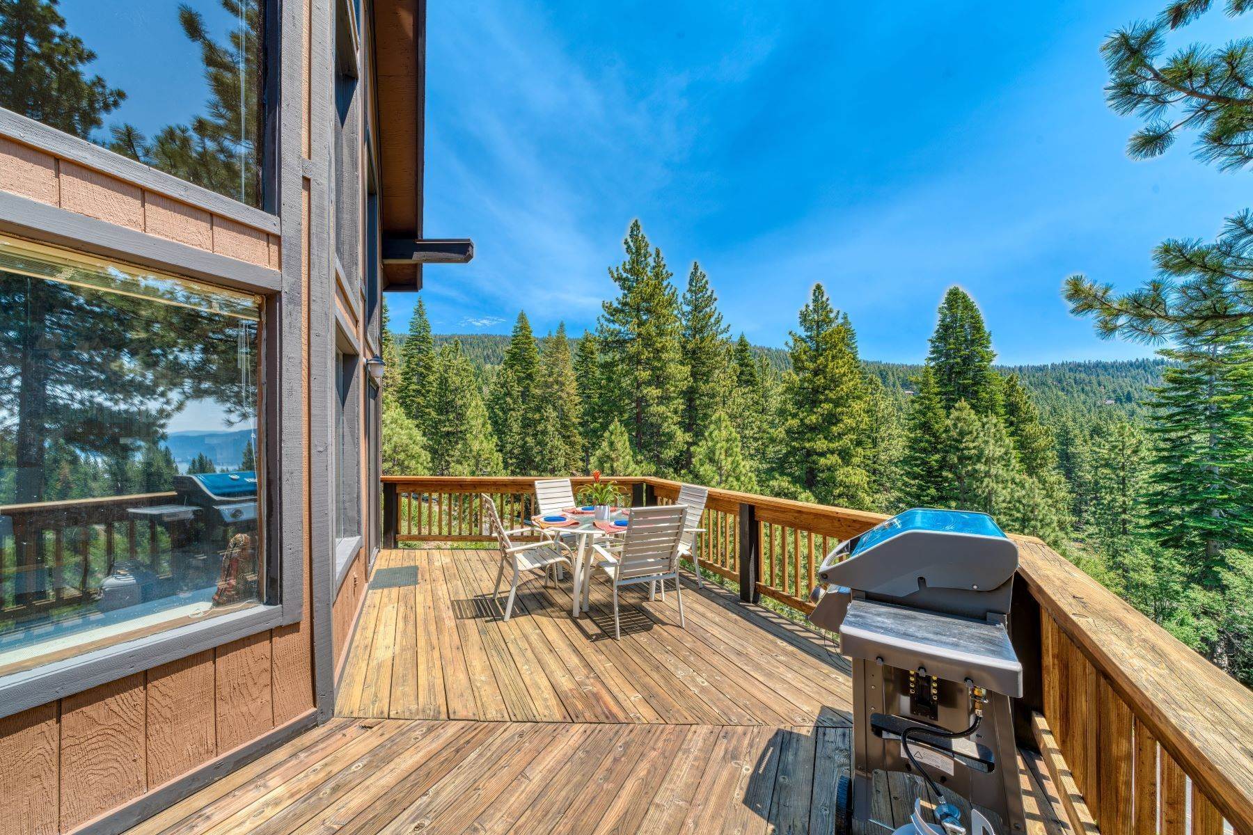 32. Single Family Homes for Active at Lake Tahoe Living at Its Best 949 Dana Ct #19 Incline Village, Nevada 89451 United States