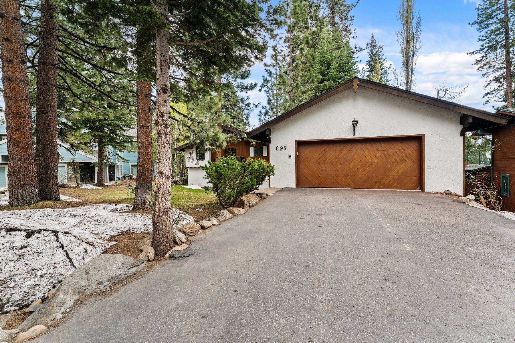 3. Single Family Homes for Active at Mountain Bavarian Chalet 699 Birdie Way Incline Village, Nevada 89451 United States
