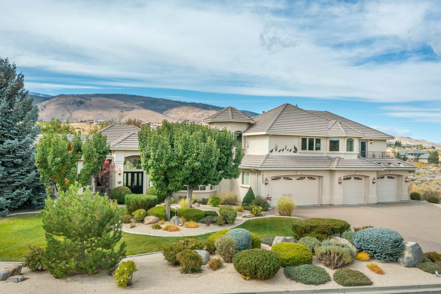 Single Family Homes 为 销售 在 13380 W Saddlebow, Reno, NV 13380 W Saddlebow ??, ???? 89511 ??
