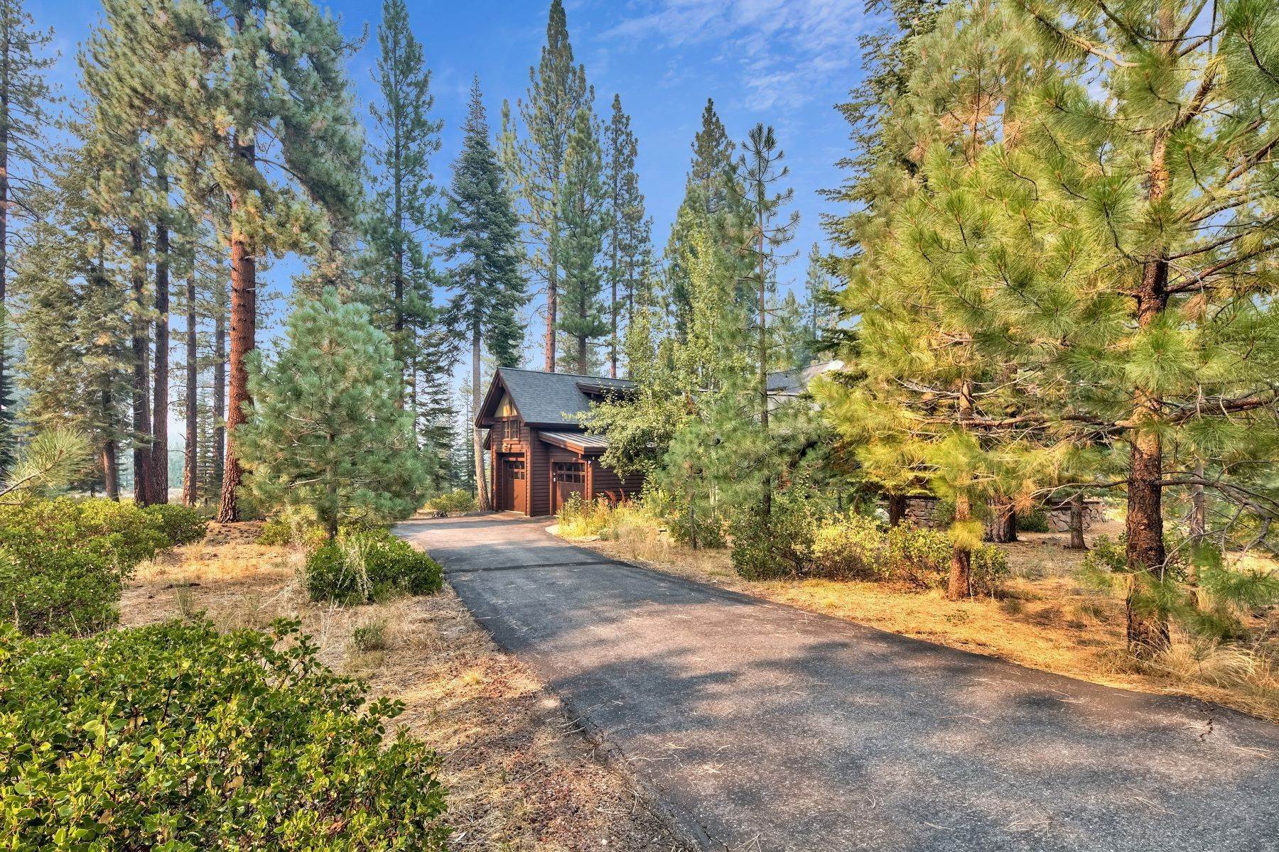 38. Single Family Homes for Active at Stunning Home in Lahontan 120 Bob Watson Truckee, California 96161 United States
