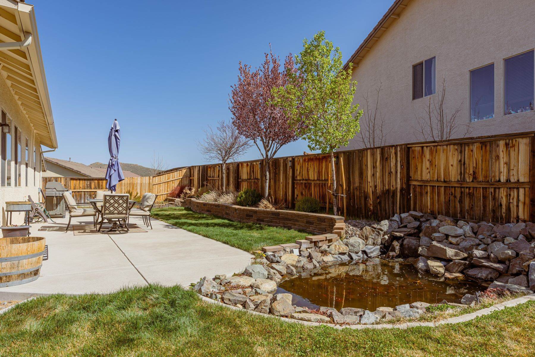 21. Single Family Homes for Active at Inviting Single Level Home 7172 Rutherford Dr Reno, Nevada 89506 United States
