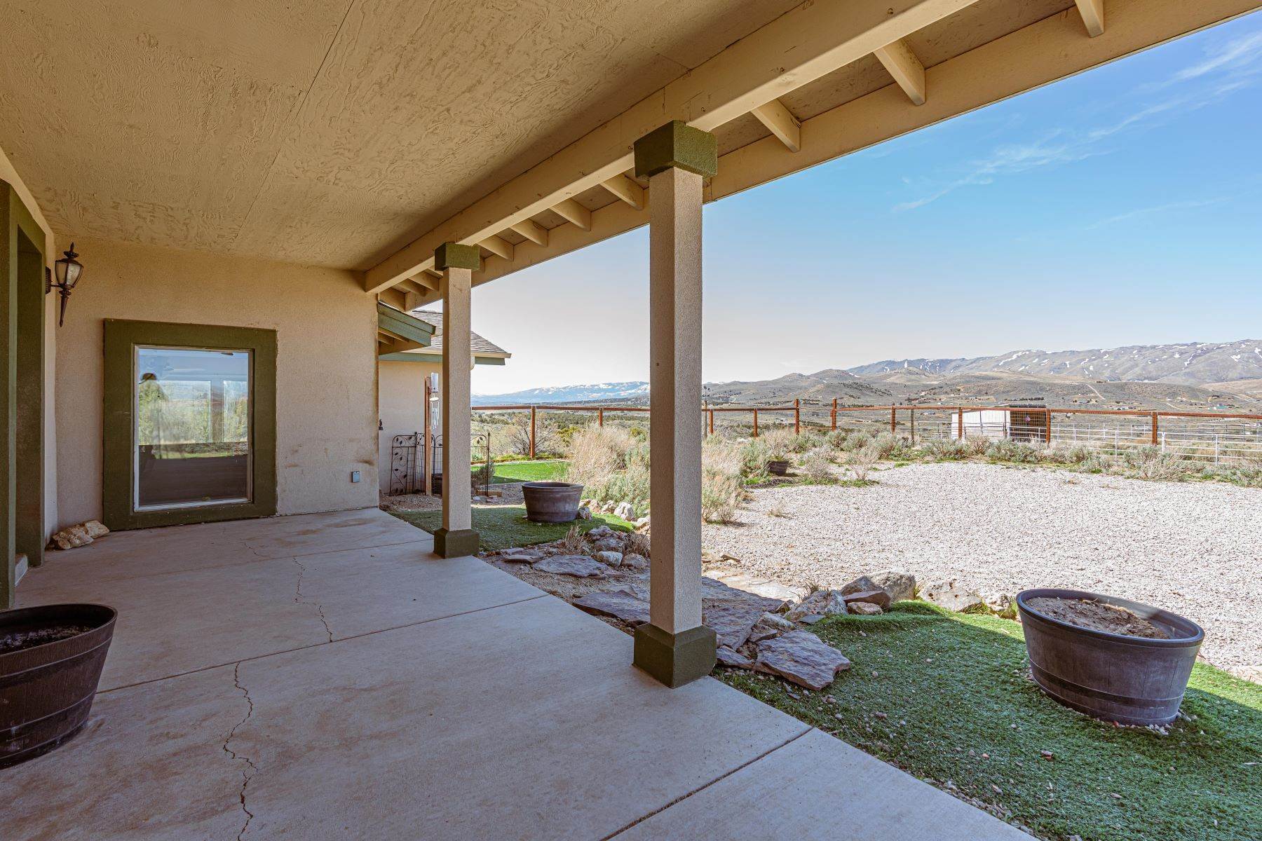 4. Single Family Homes for Active at Tranquil Ten Acre Horse Property 1297 Deerlodge Rd Reno, Nevada 89508 United States