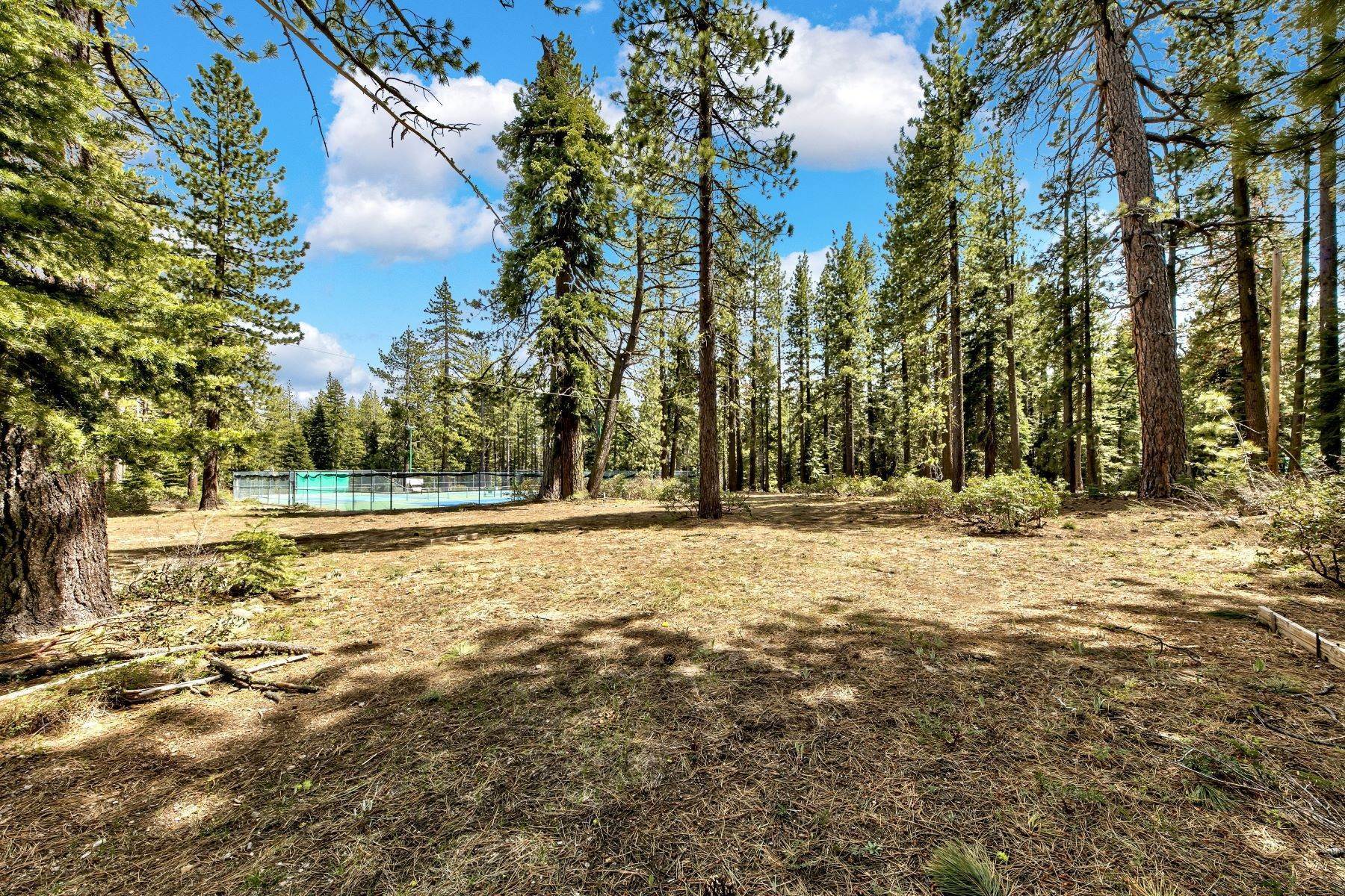 8. Single Family Homes for Active at West Shore Charmer with Apartment 405 Chinquapin Lane Tahoe City, California 96145 United States