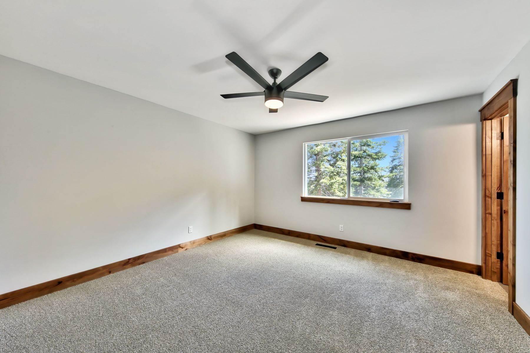 19. Single Family Homes for Active at Mountain Modern Living 444 Barrett Dr Stateline, Nevada 89449 United States