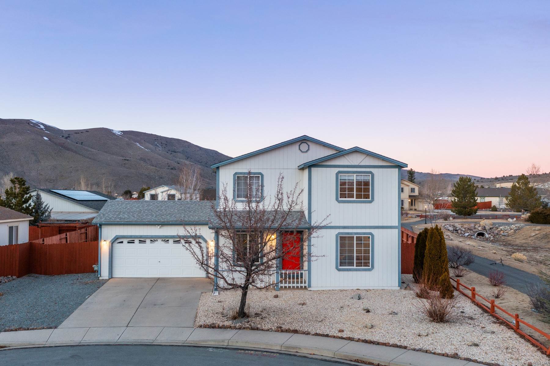 26. Single Family Homes for Active at Upgraded Home with Panoramic Views 18201 Silverleaf Ct Reno, Nevada 89508 United States