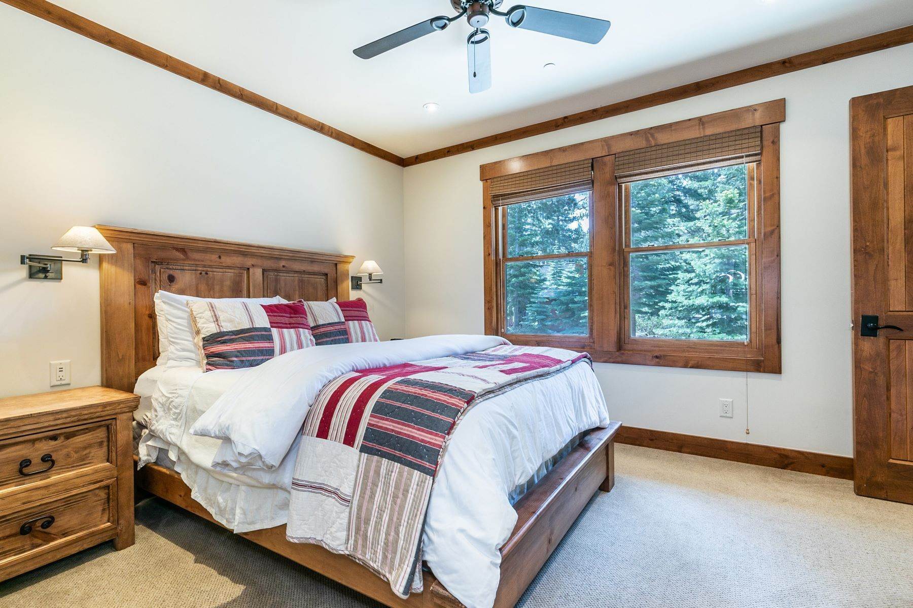 22. Single Family Homes for Active at Newer Dollar Point Home at Lake Tahoe 164 Roundridge Road Tahoe City, California 96145 United States