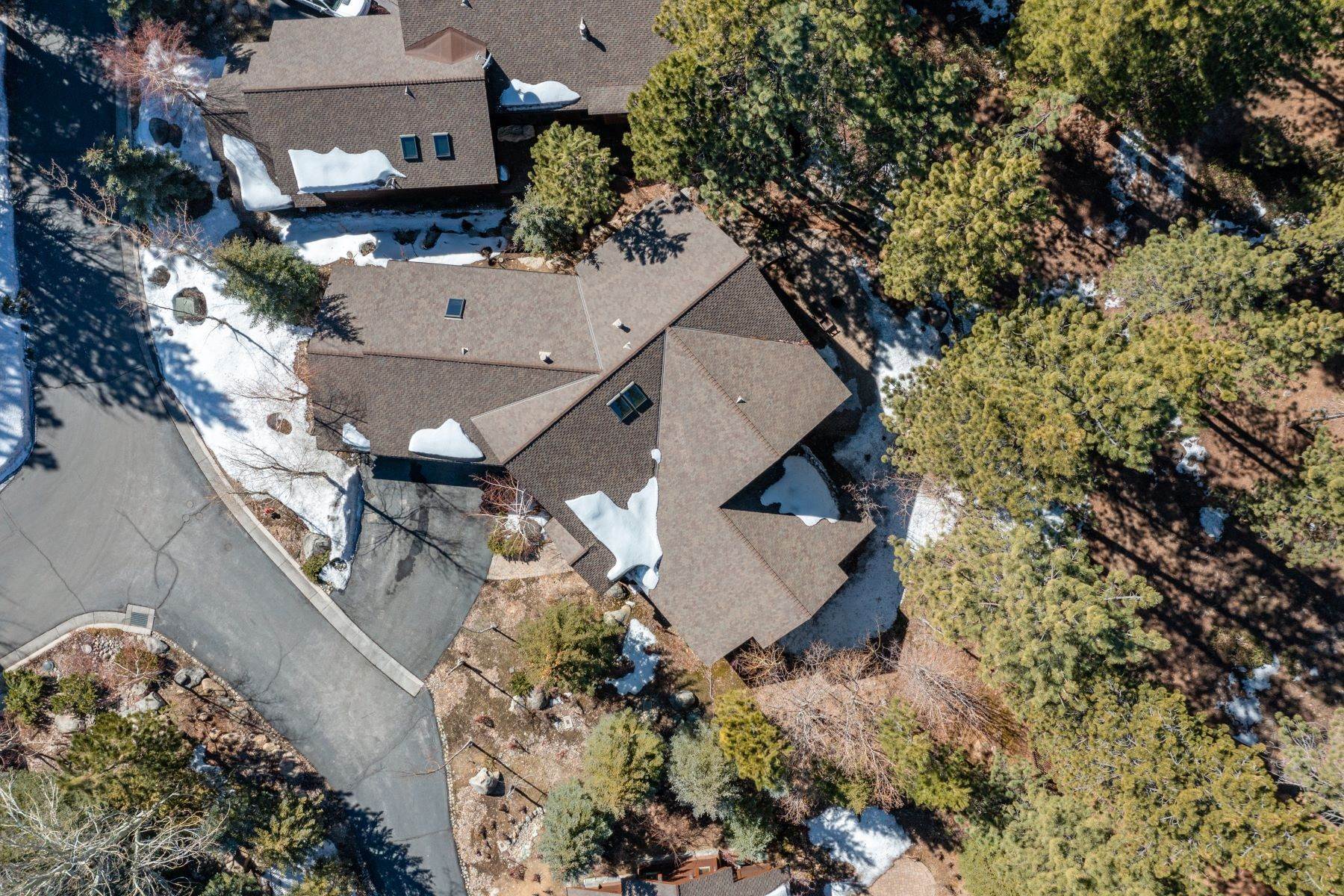 30. Single Family Homes for Active at Classic Tahoe Home 285 Glen Way Incline Village, Nevada 89451 United States