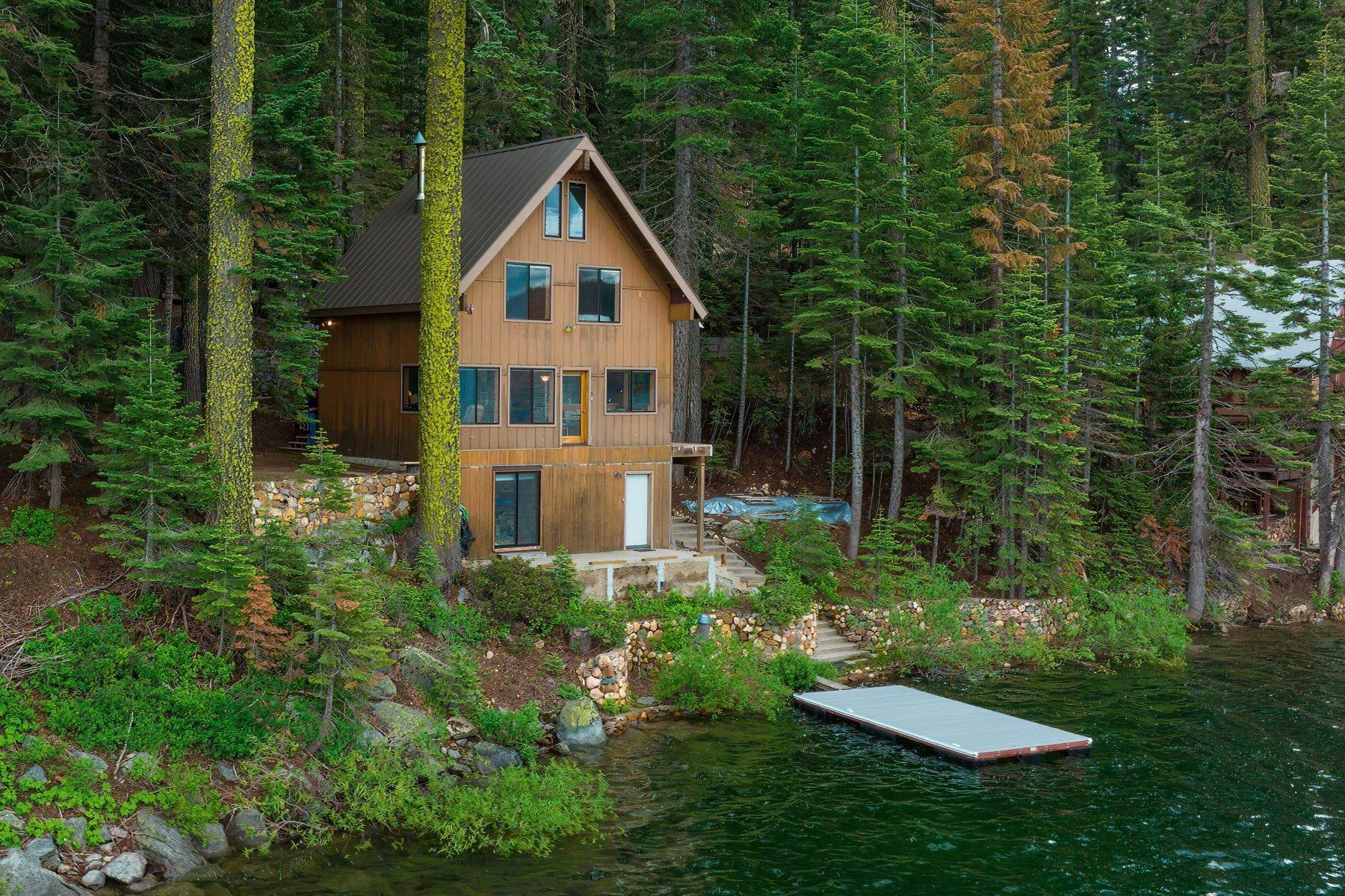 2. Single Family Homes for Active at Lakefront Cabin Retreat 16265 Bucks Lake Rd Quincy, California 95971 United States