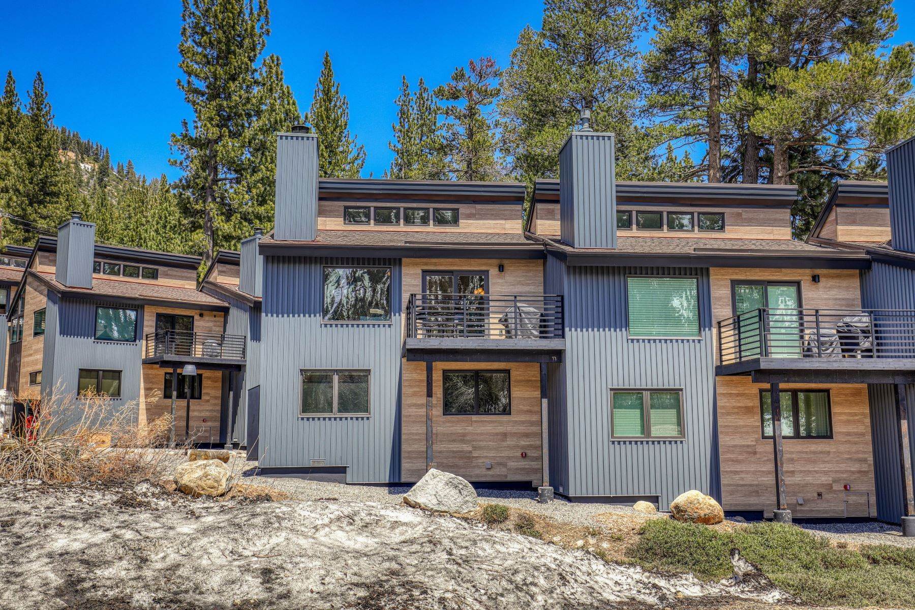 6. Townhouse for Active at Refurbished Condo Steps from Palisades Tahoe Villages and Ski Lifts 1560 Olympic Valley Rd, #3 Olympic Valley, California 96146 United States