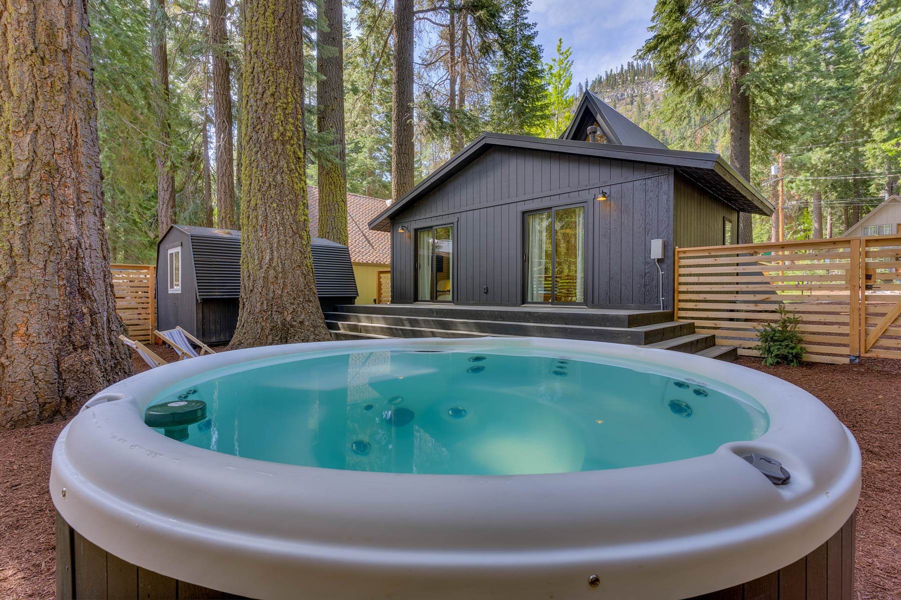 25. Single Family Homes for Active at Little Owl A-Frame 16570 Salmon St Truckee, California 96161 United States