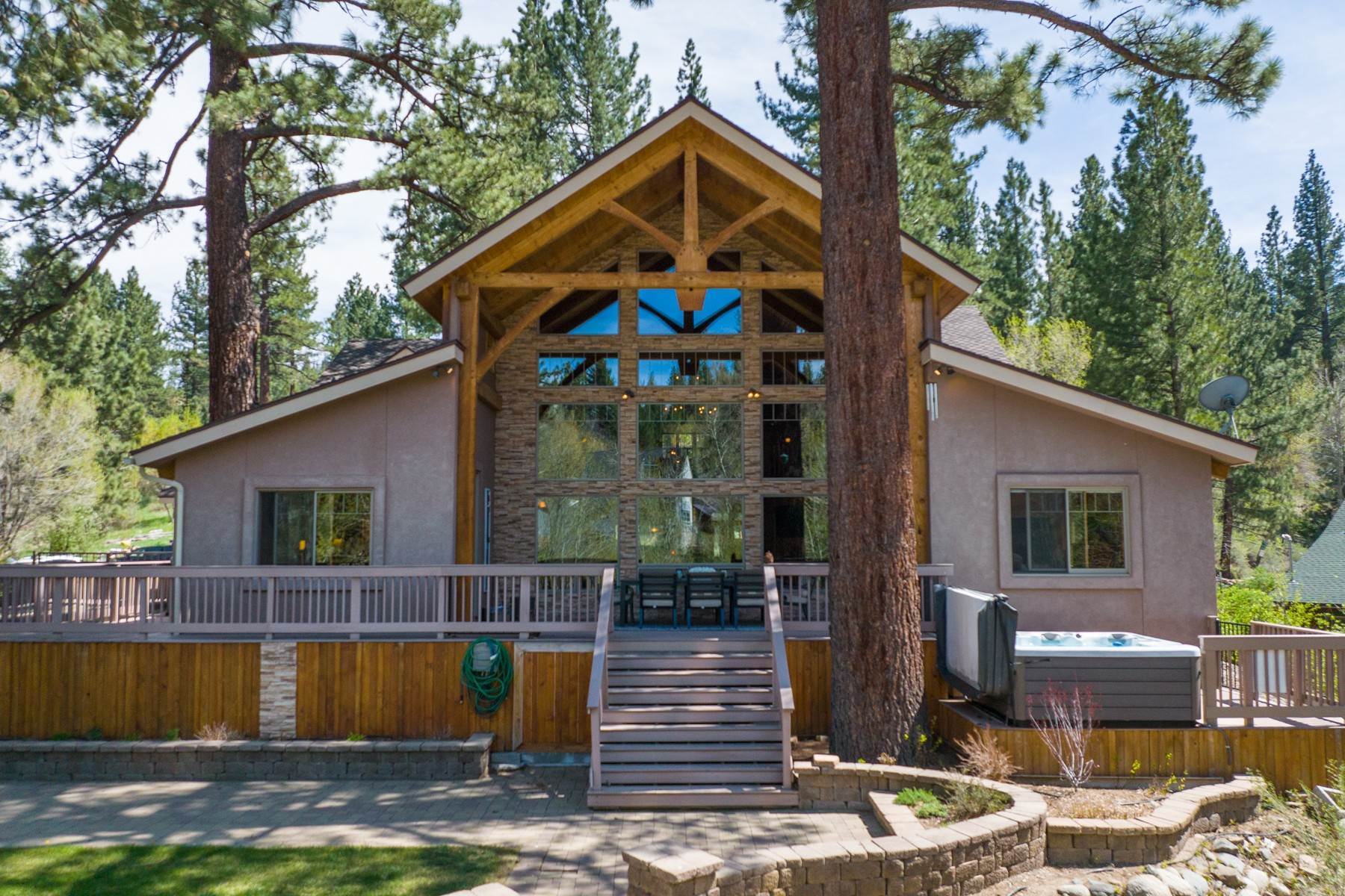 21. Single Family Homes for Active at Aspen Creekside Lodge 195 Laramie St Markleeville, California 96120 United States