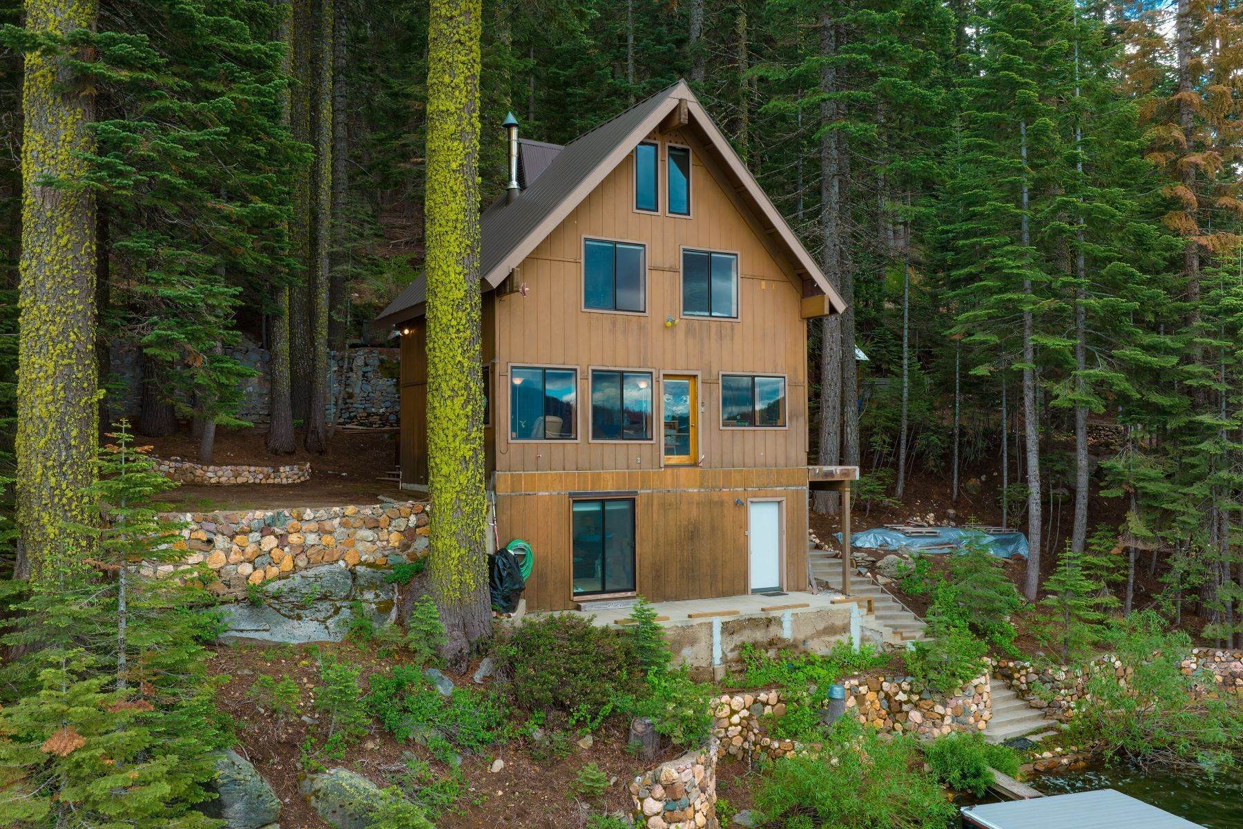 3. Single Family Homes for Active at Lakefront Cabin Retreat 16265 Bucks Lake Rd Quincy, California 95971 United States