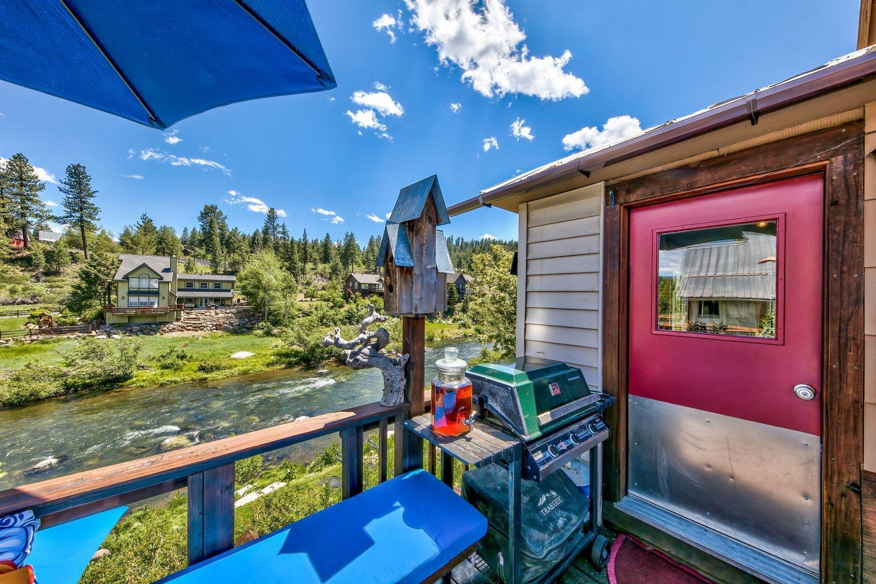 37. Single Family Homes for Active at Downtown Truckee River Front 10117 E. River St Truckee, California 96161 United States