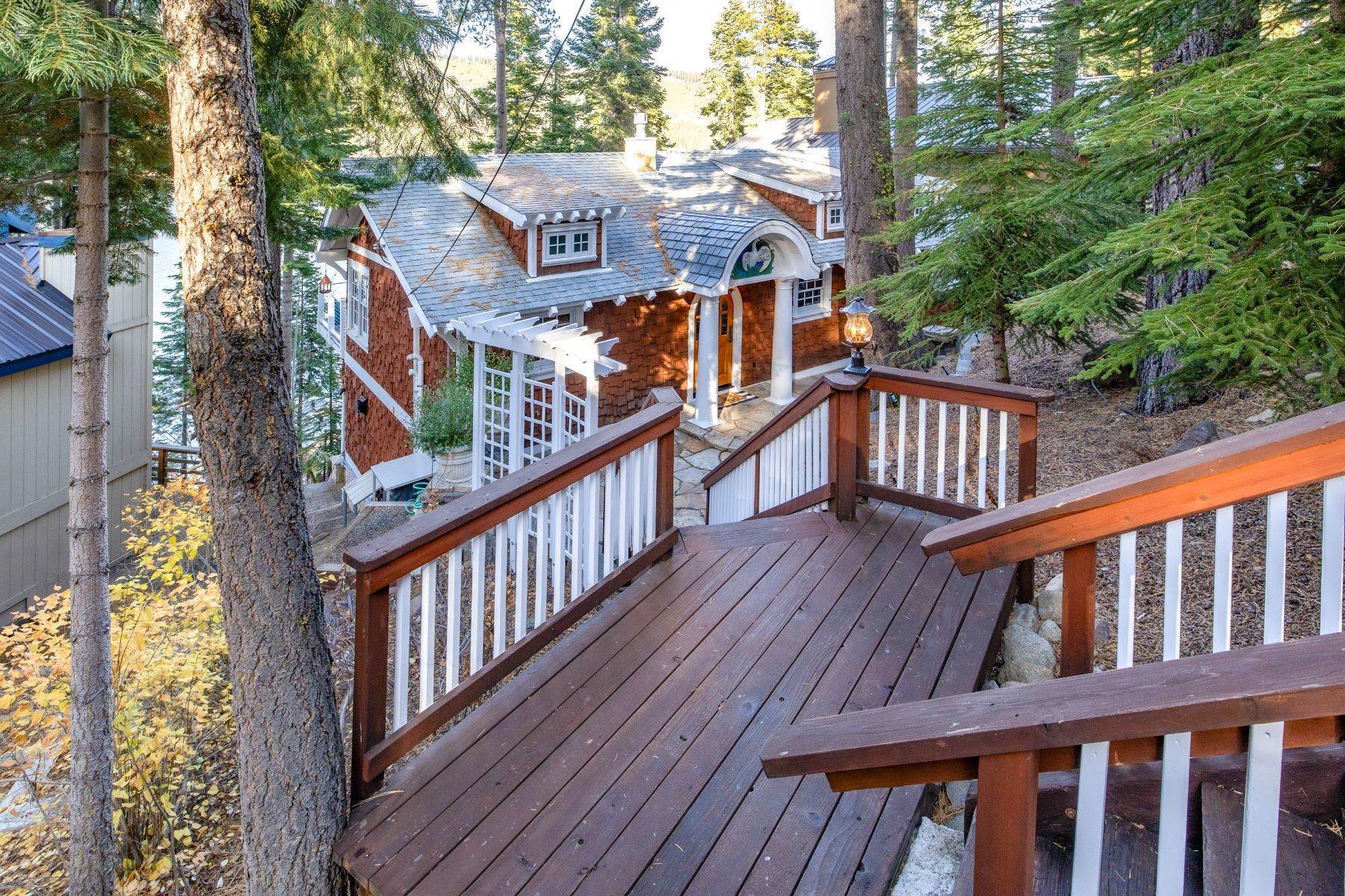 29. Single Family Homes for Active at Remodeled Donner Lake Lakefront 14254 South Shore Drive Truckee, California 96161 United States