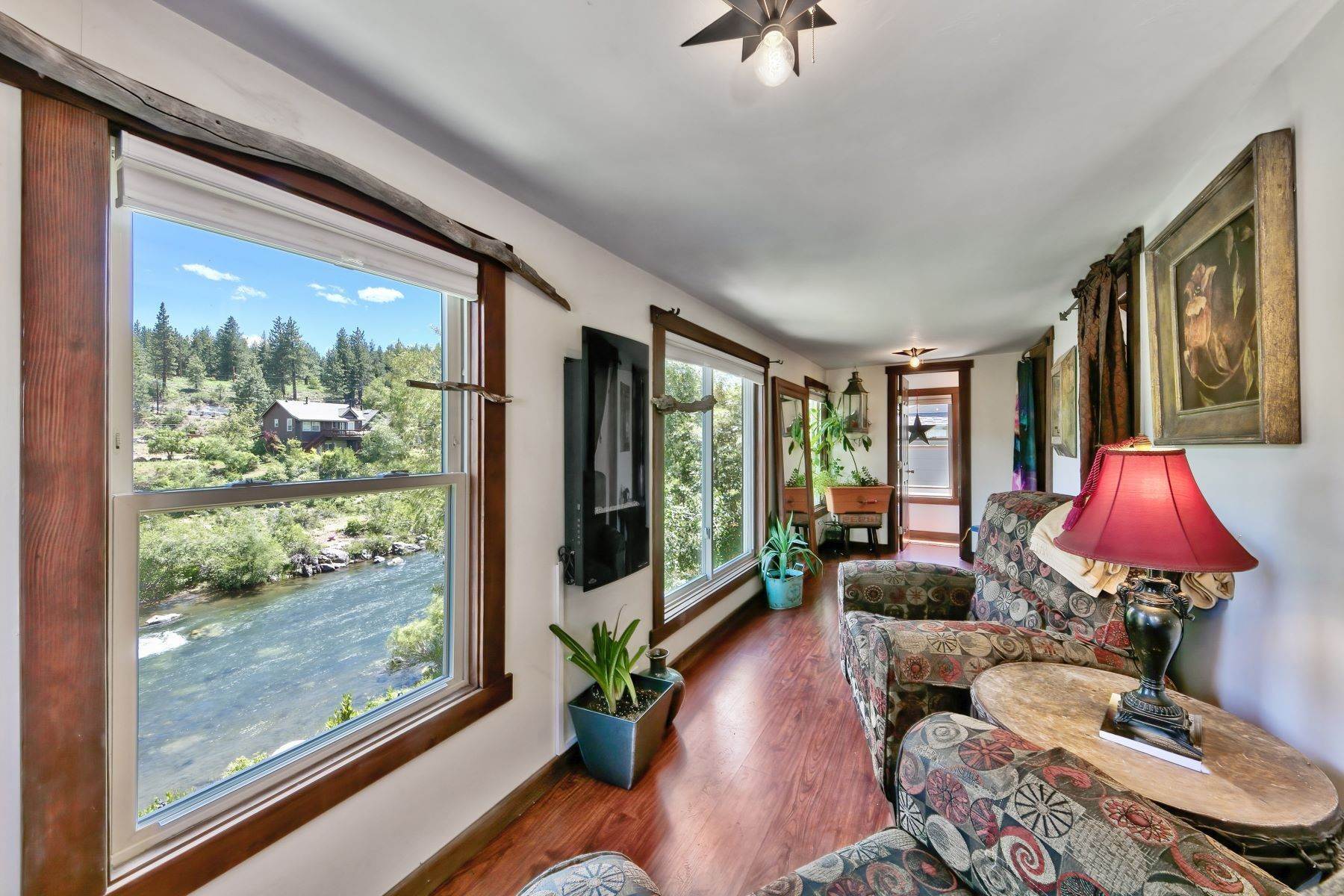 38. Single Family Homes for Active at Downtown Truckee River Front 10117 E. River St Truckee, California 96161 United States