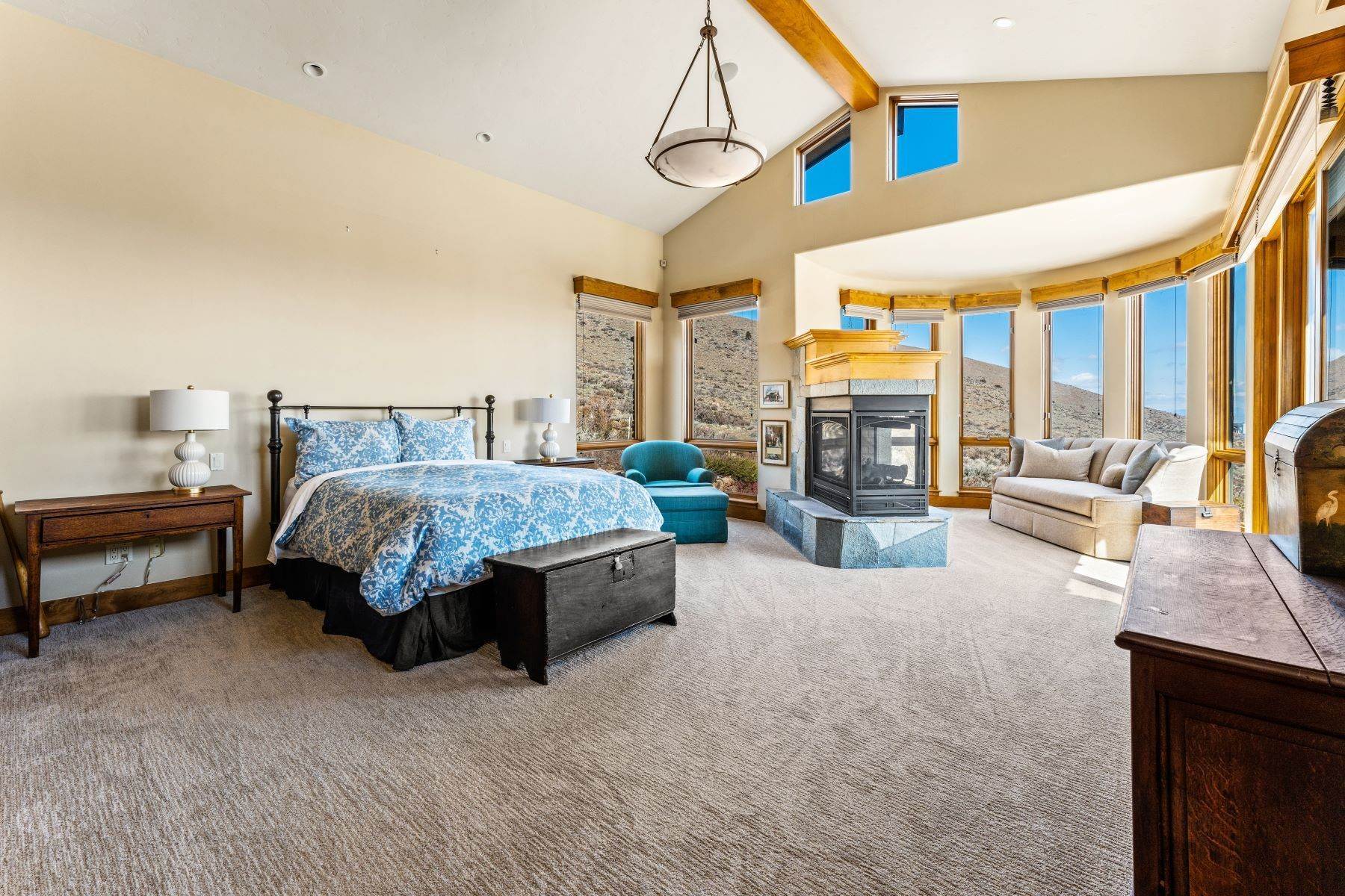 22. Single Family Homes for Active at Stunning Reno Retreat with Spectacular Views 5945 Flowering Sage Ct Reno, Nevada 89511 United States