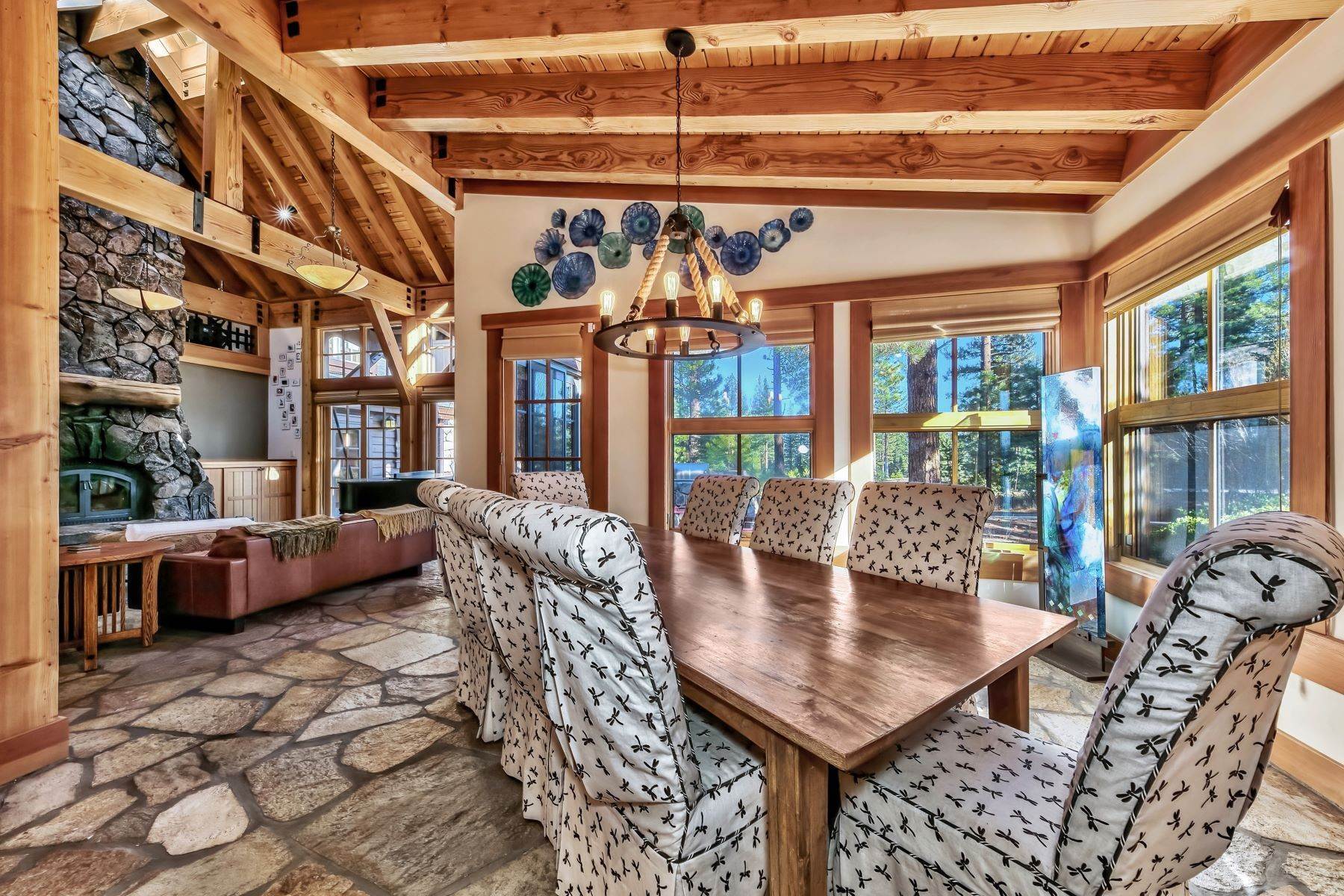 13. Single Family Homes for Active at Stunning Home in Lahontan 120 Bob Watson Truckee, California 96161 United States