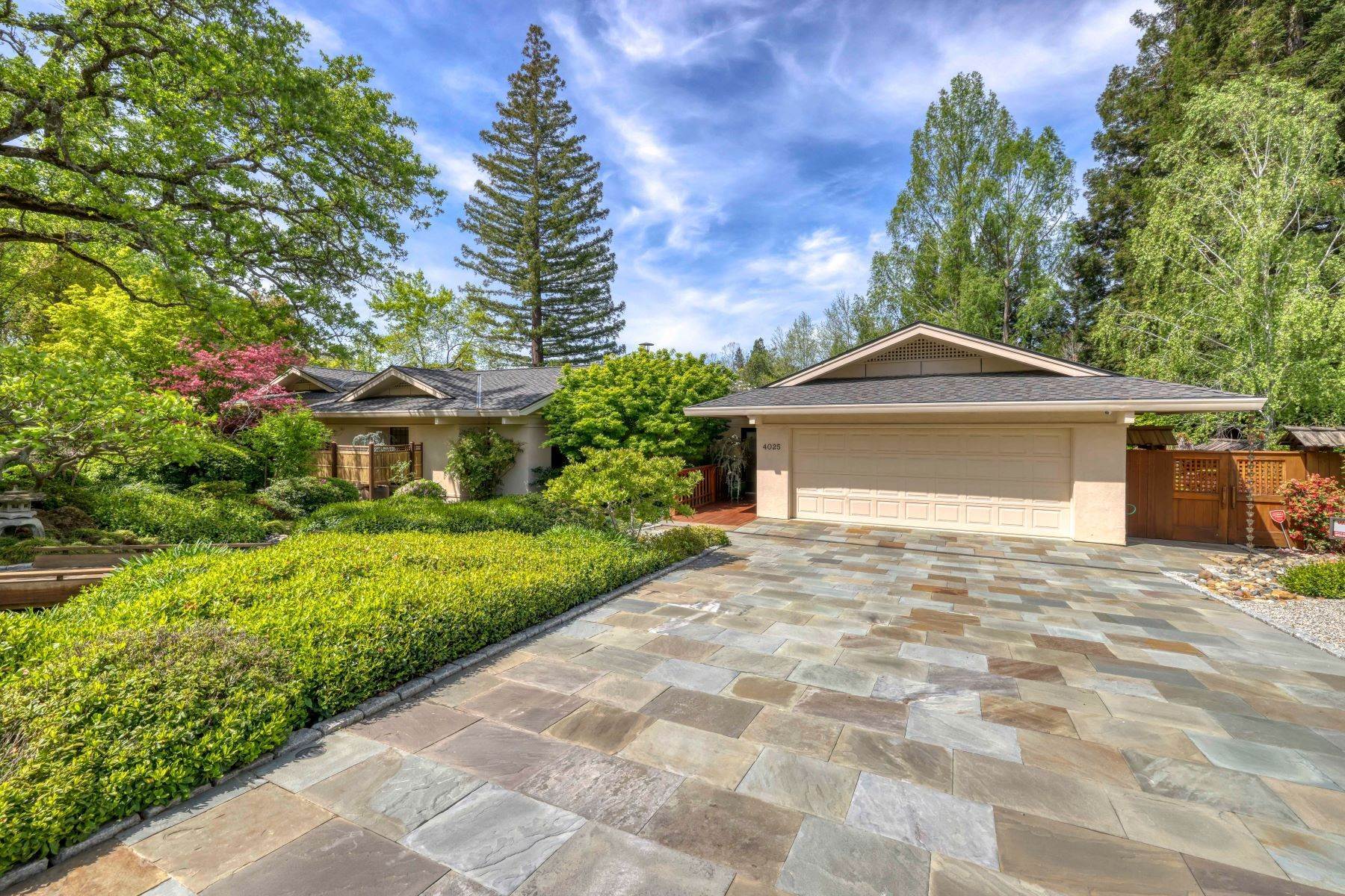 Single Family Homes for Active at 4025 Canonero Court, Fair Oaks, CA 95628 4025 Canonero Court Fair Oaks, California 95628 United States