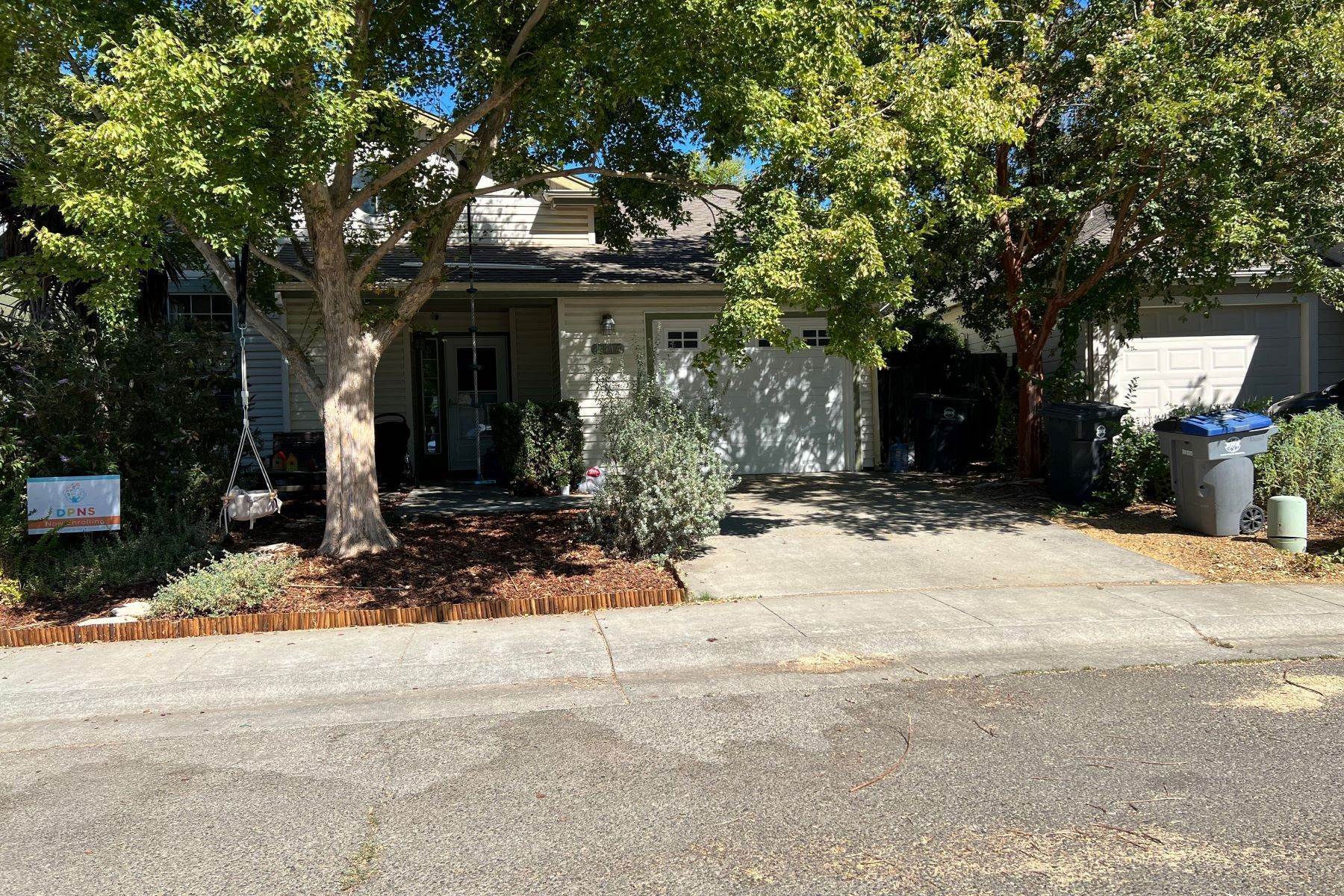 Single Family Homes for Active at 2414 Albany Avenue, Davis, CA 95618 2414 Albany Avenue Davis, California 95618 United States