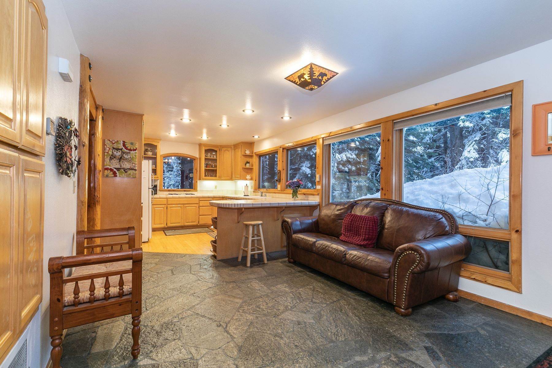 13. Single Family Homes for Active at Sunny Mountain Home 13768 Hansel Avenue Truckee, California 96161 United States